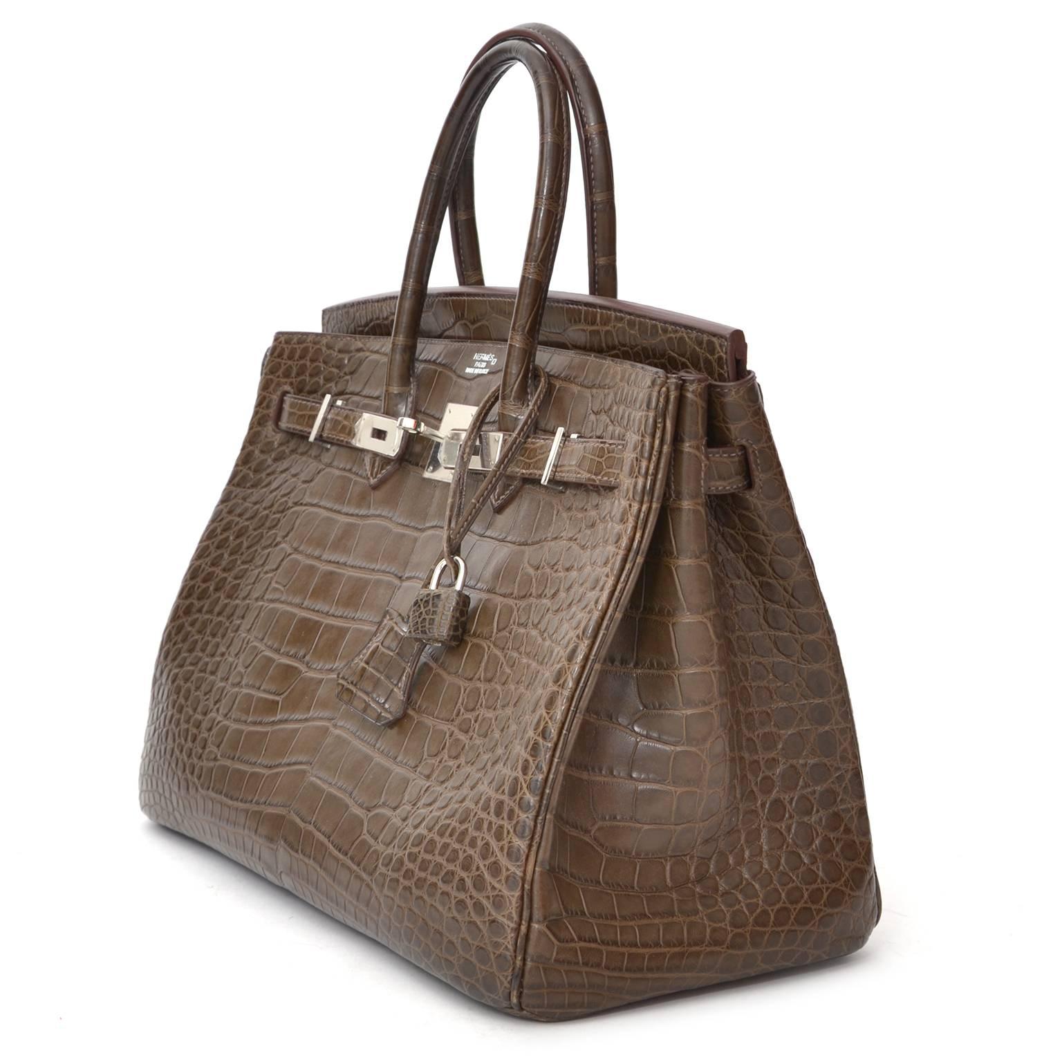 Hermes Birkin 35Cm In The Most Beautiful Crocodile Alligator Matte Gris Elephant With palladium hardware.

One of the most amazing colors. Neutral Olive Shade With A Silvery Sheen.
The Color Is Simply Devine Depending On What You Are Wearing &
