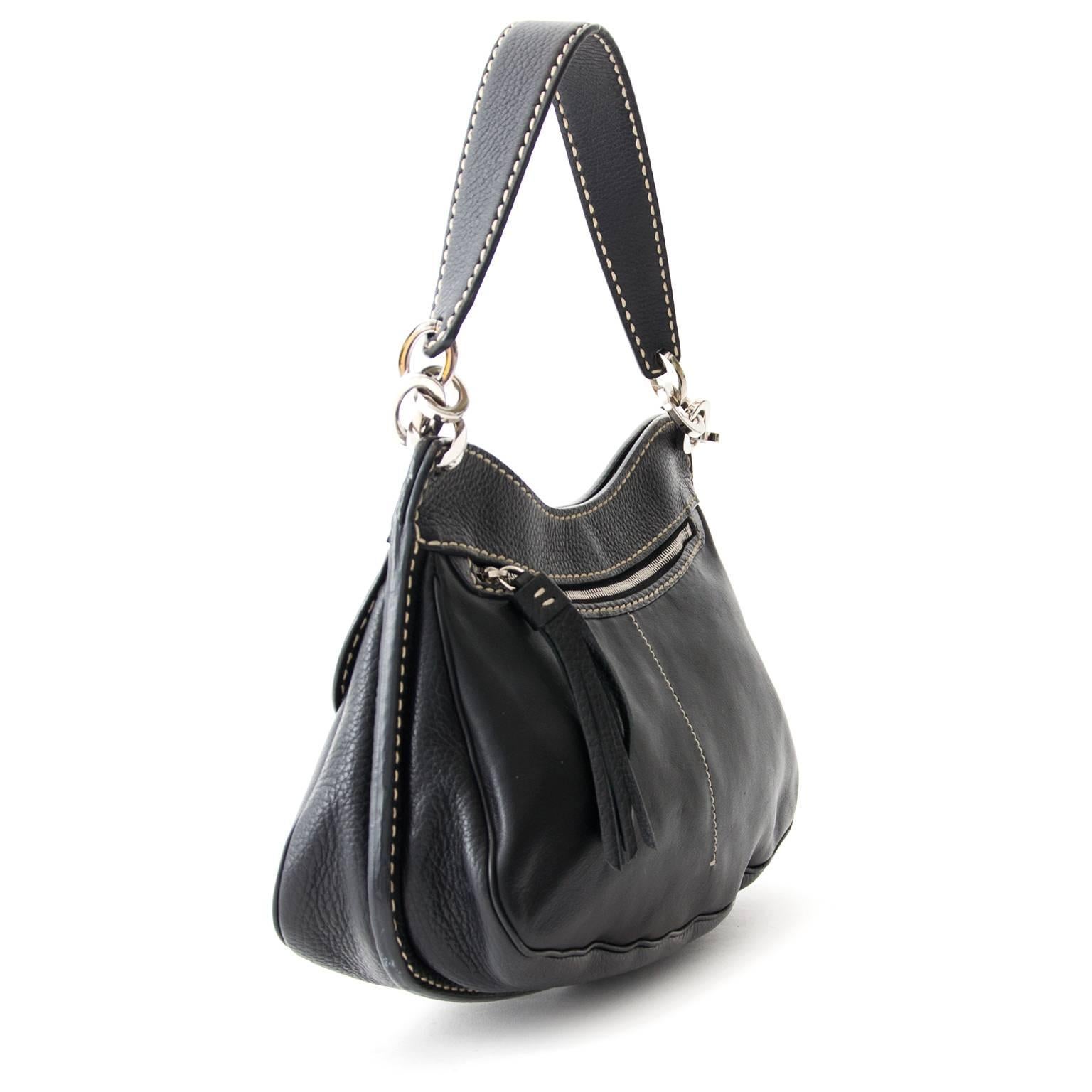 Women's Tod's Black Shoulder Bag