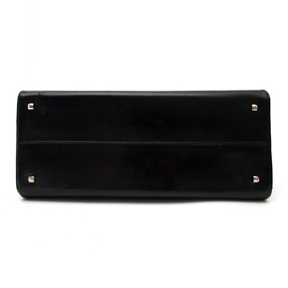 Delvaux Tempete Black

Le Delvaux Tempete is a well-known design.

This well known bag will add some class to your outfit from the moment you're wearing it.

It features goldtoned hardware and four studs on the bottom for better