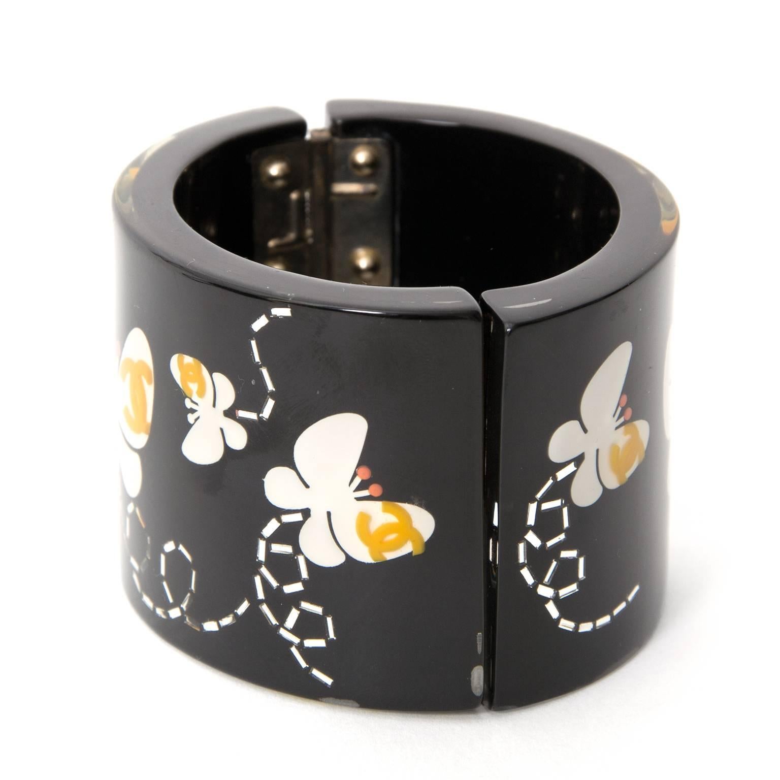 Chanel Black Resin Butterfly Cuff Bracelet  In Good Condition In Antwerp, BE