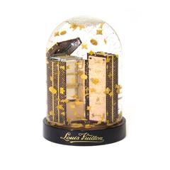 The groom Louis Vuitton Dome, Louis Vuitton Globe, Louis Vuitton Snow  Globe