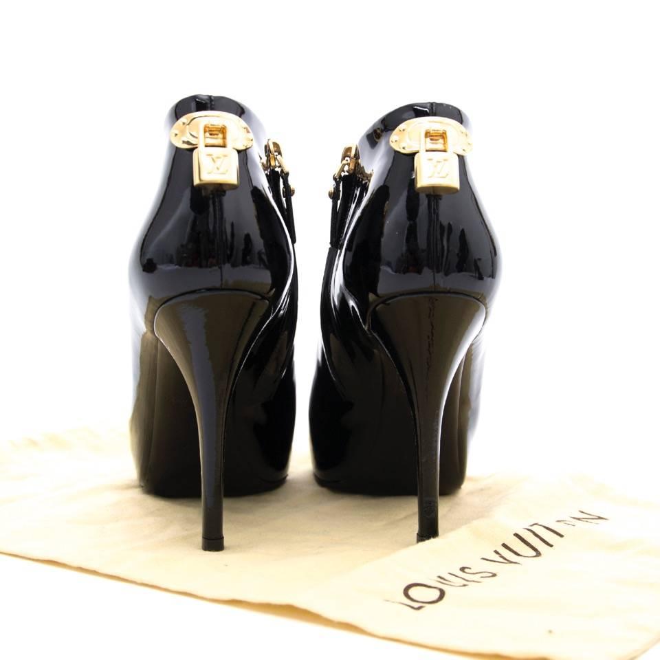 Louis Vuitton Black Patent Leather Booties  In Excellent Condition In Antwerp, BE