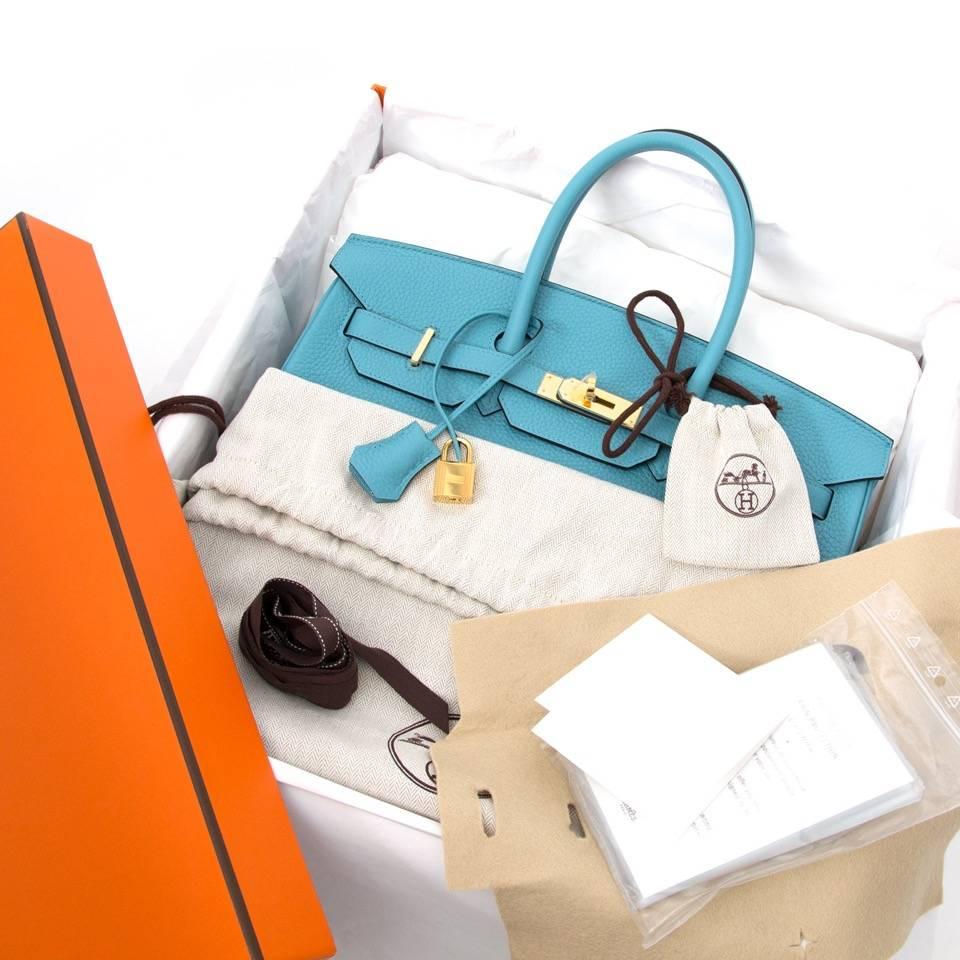 BRAND NEW Hermes Birkin 35 Bleu Saint Cyr Torrion Clemence PHW

This marvelous Hermes Birkin in the brand new color Bleu Saint Cyr is a true collectors item.

Skip the waiting list and get your hands on this highly coveted bag.

The palladium