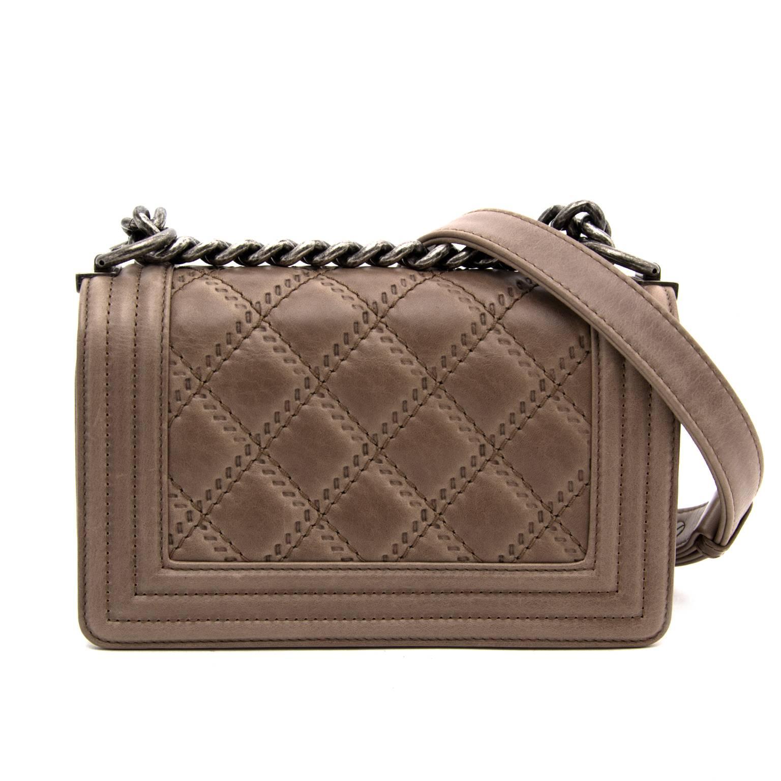 chanel boy taupe