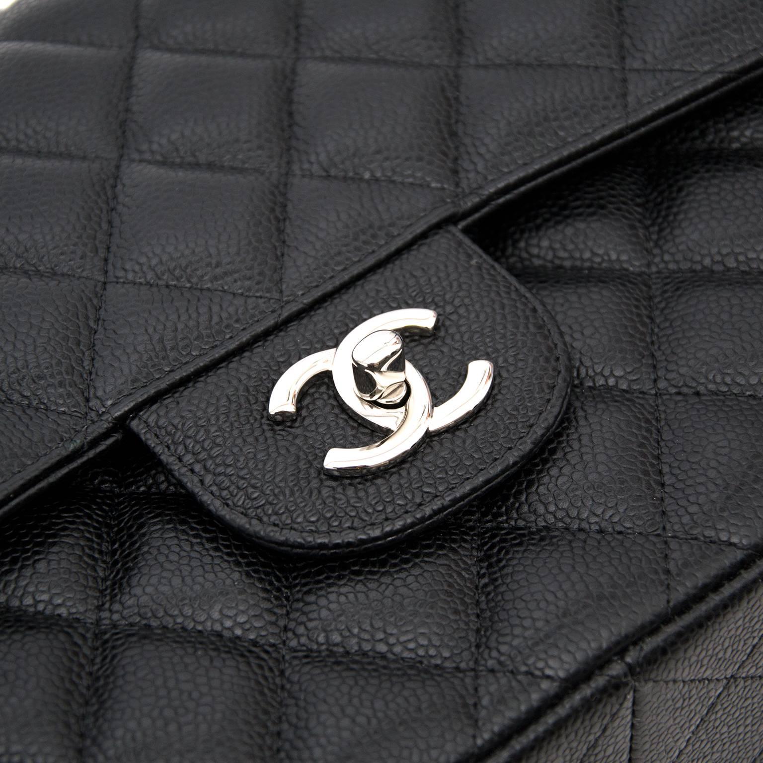 Chanel Jumbo Classic Flap Bag 3
