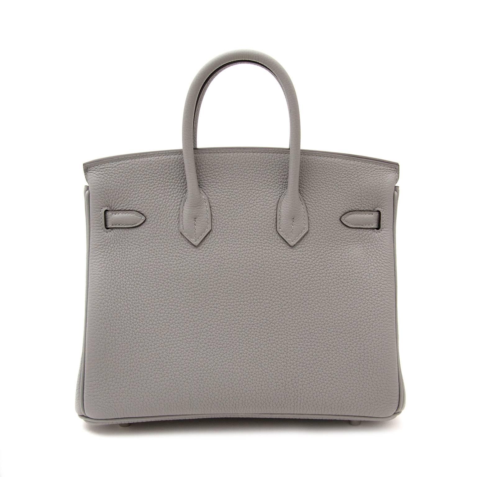 Brand New Hermès Birkin bag in soft and smooth Togo leather. The exquisite new gris mouette color and palladium hardware make each other pop!
(new color from 2015-2016 collection).

The size of this petite Hermès Birkin bag is what makes it
