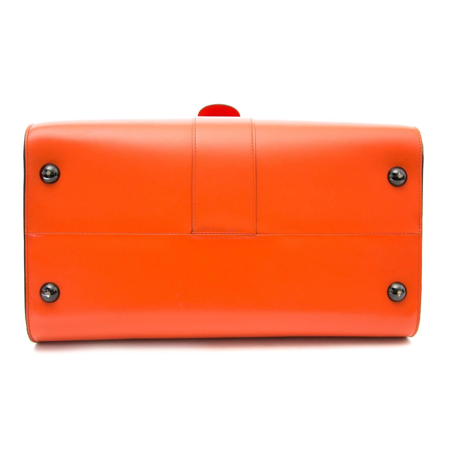 Red Delvaux Brillant Black Edition in mandarine