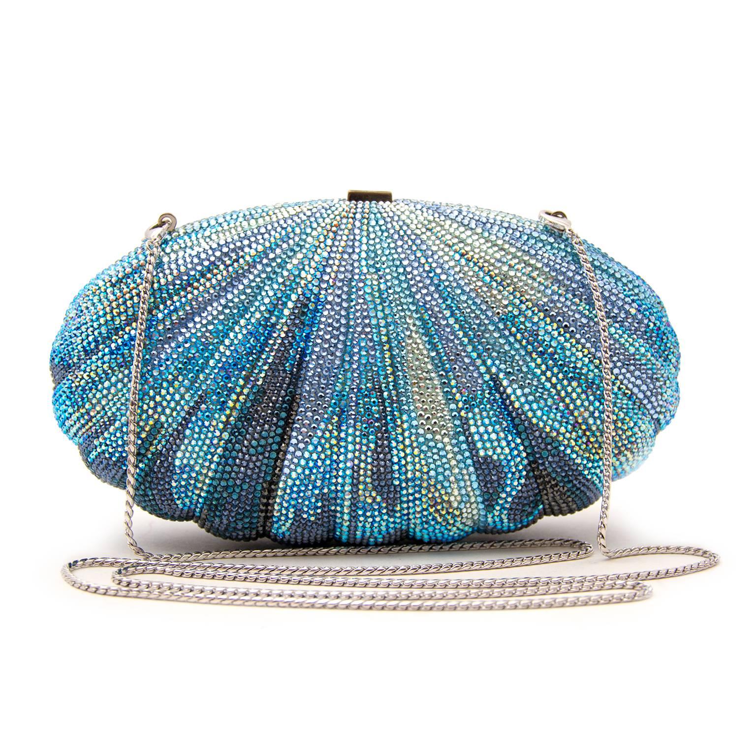 Judith Leiber Blue Shell Clutch In Excellent Condition In Antwerp, BE