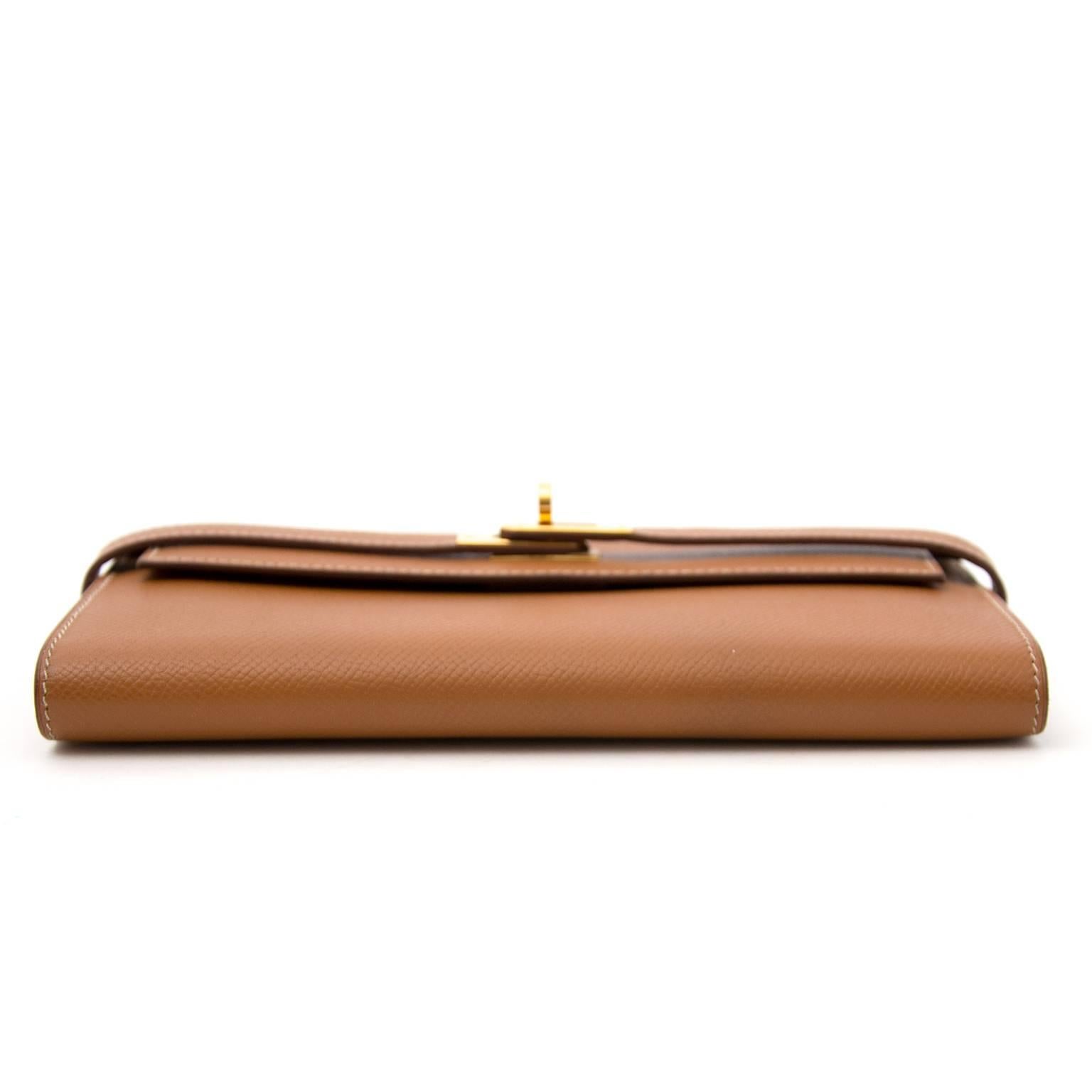 Very Good Preloved condition

 Hermes Gold Epsom Kelly Wallet

This beautifil Hermes Kelly wallet comes in epsom leather in the iconic Hermes Gold leather.
You can recognize the elements of the Kelly on the shape, the impeccable leather and of