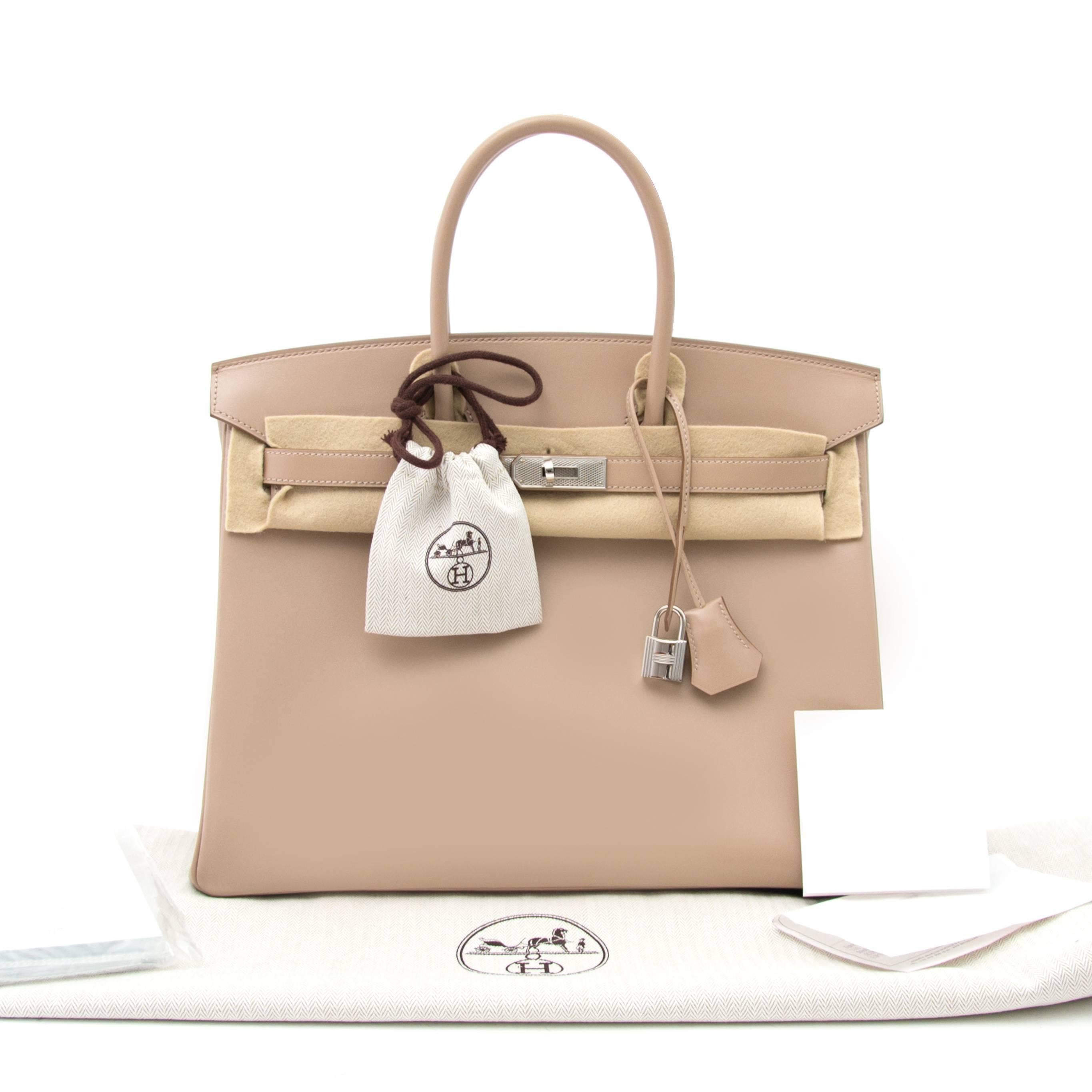 Hard to find brand new Hermès Birkin 35 Guilloche Tadelakt Argile. 
 This Birkin 35 comes in a beautiful beige tone, Argile, which means “clay” in French. The bag is made out of  Tadelakt leather, which is extremely smooth to the touch. 
The