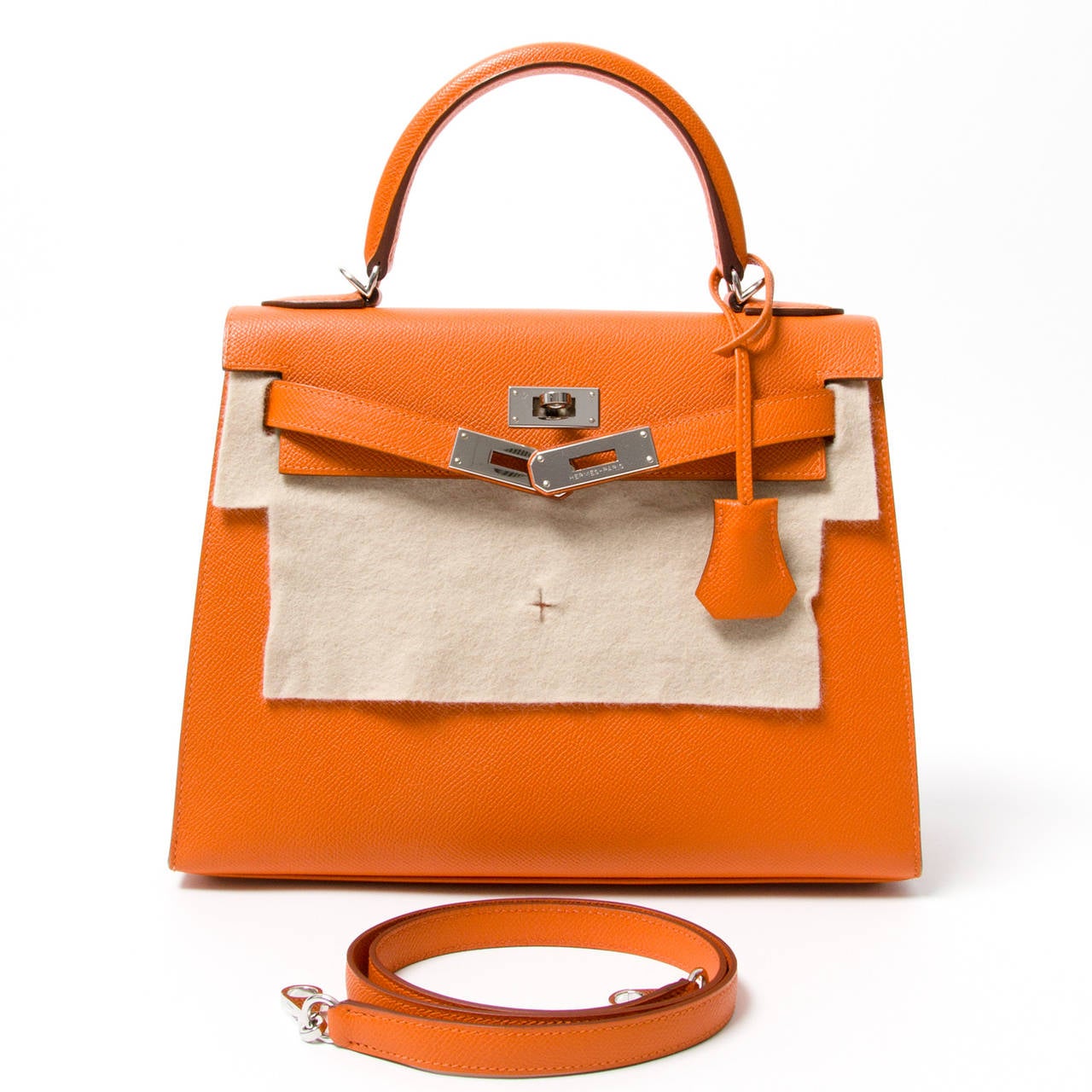 Hermès Orange Kelly 28 PHW + STRAP Excellent état à Antwerp, BE