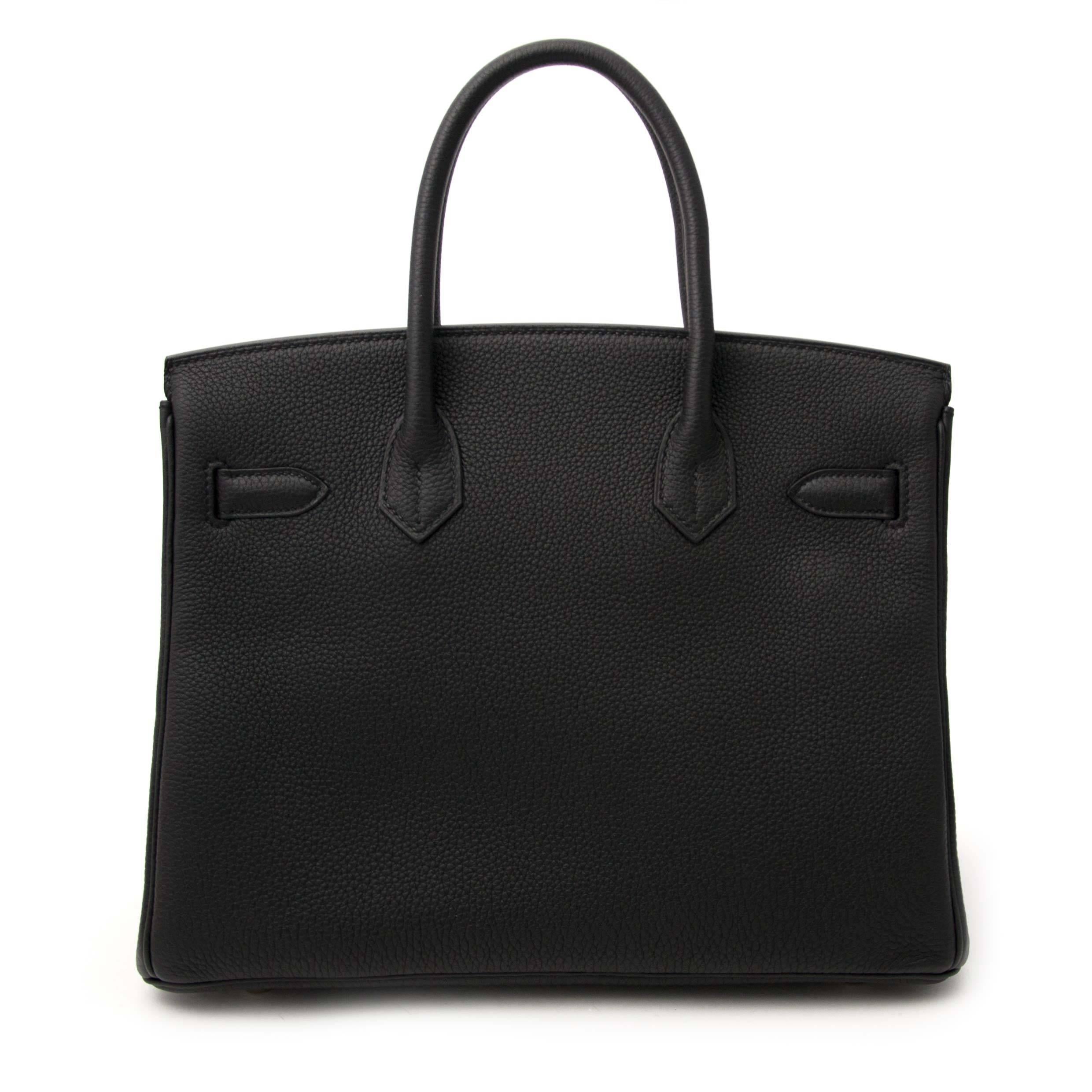 This iconic Hermes Birkin 30 Togo bag is a timeless and classic piece! The small size is harder to get then the Birkin 35.This -inspired by Jane Birkin- bag is made out of the highest scratch-resistant quality leather and features timeless silver
