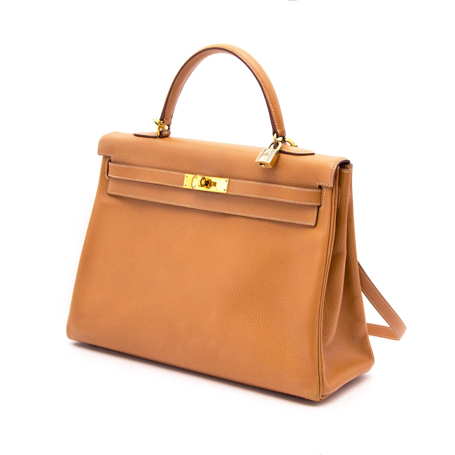 Hermès Kelly Camel Vache Liegee 35cm GHW In Good Condition For Sale In Antwerp, BE