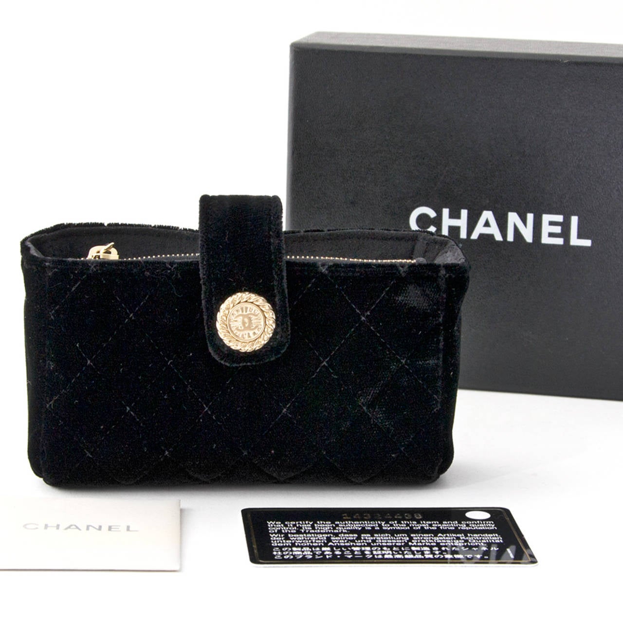 Chanel Black Quilted Velvet Mini Purse Clutch In New Condition In Antwerp, BE
