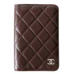 Petit agenda Chanel en cuir d'agneau brun