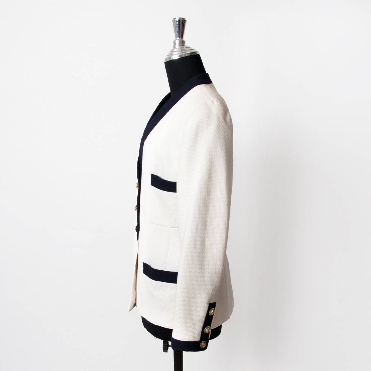 Chanel Vintage White And Navy Blazer 2