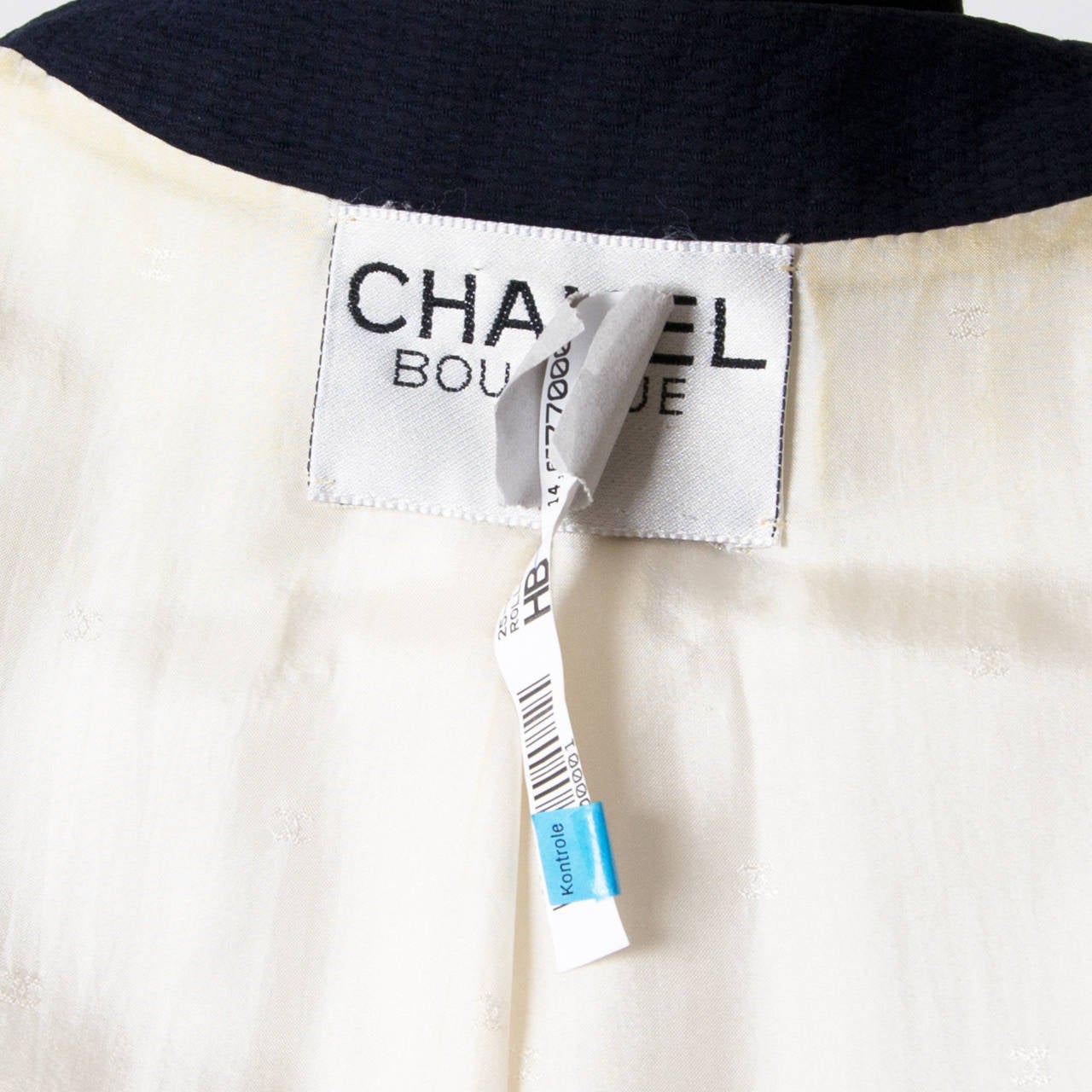 Chanel Vintage White And Navy Blazer 1