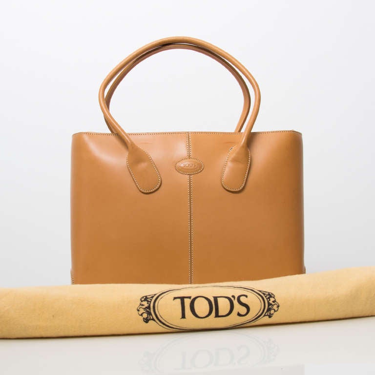 Tod's Tan Leather Shoulder Bag 1
