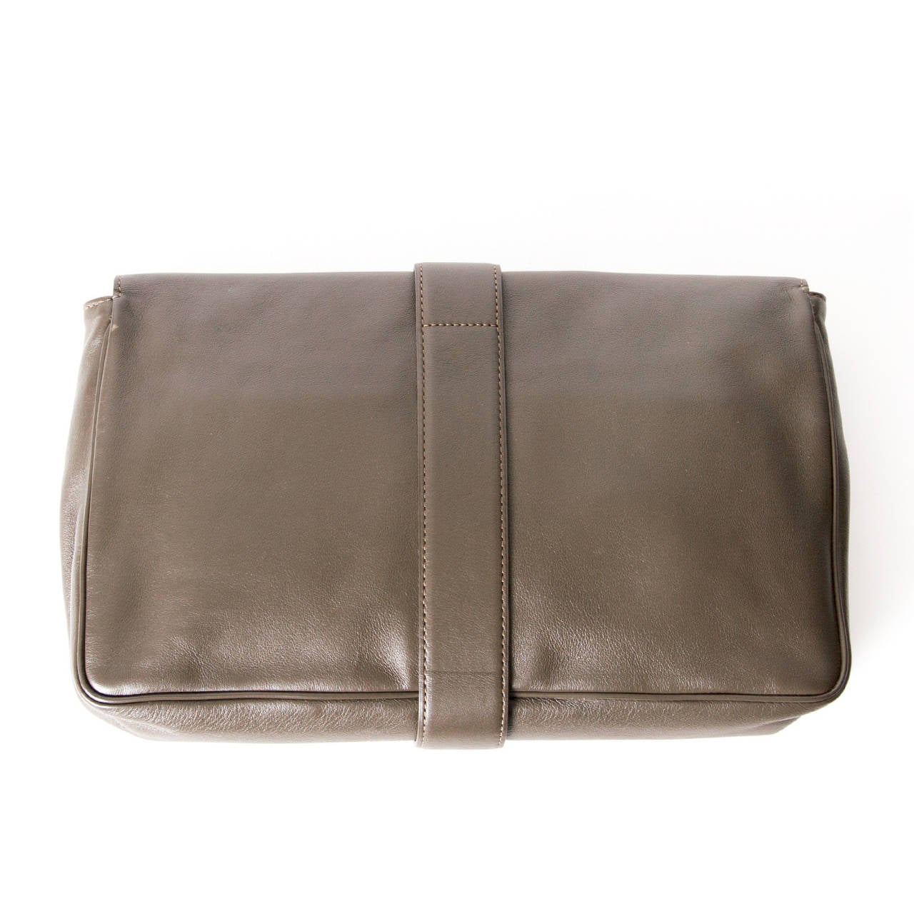 Delvaux Clutch Taupe In Good Condition In Antwerp, BE