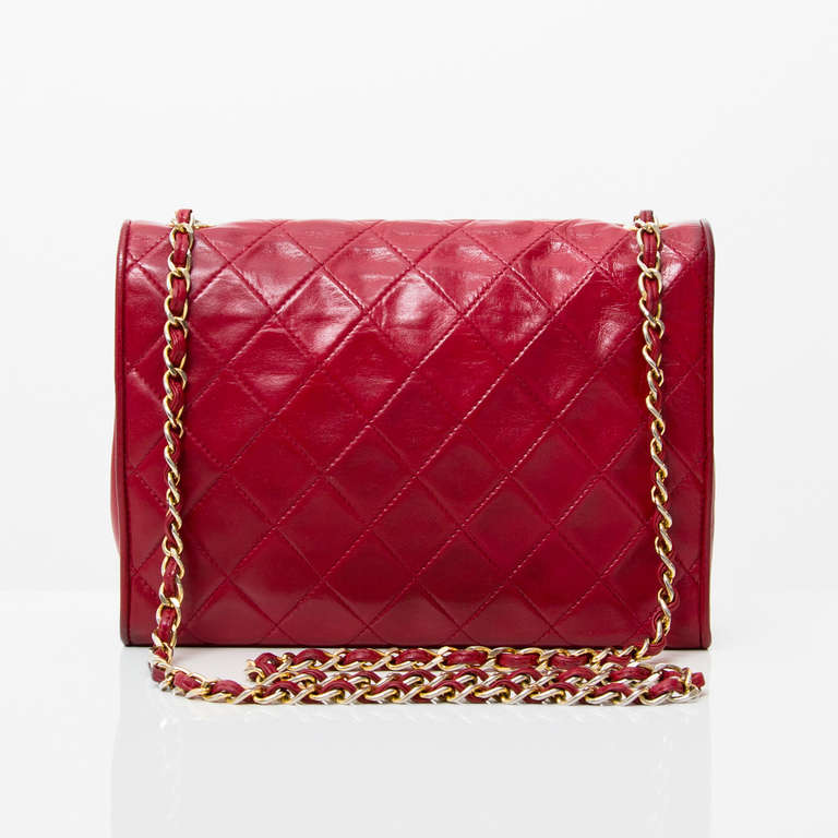Chanel Red Flap Bag In Good Condition In Antwerp, BE