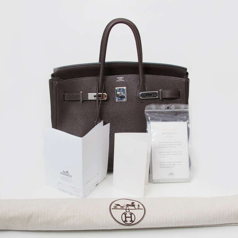 Hermes Birkin bag, 35cm. 
On the receipt of purchase:  
'Sac à main Birkin 35 Veau Togo Doublure Chèvre Pigme Chocolat' 

Blind stamp 'L' in a square. 

Palladium hardware.