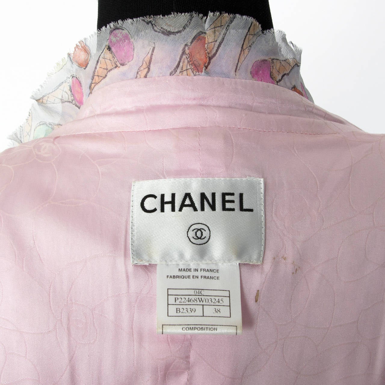 Chanel Pink Two-Piece Skirt Suit In Good Condition In Antwerp, BE