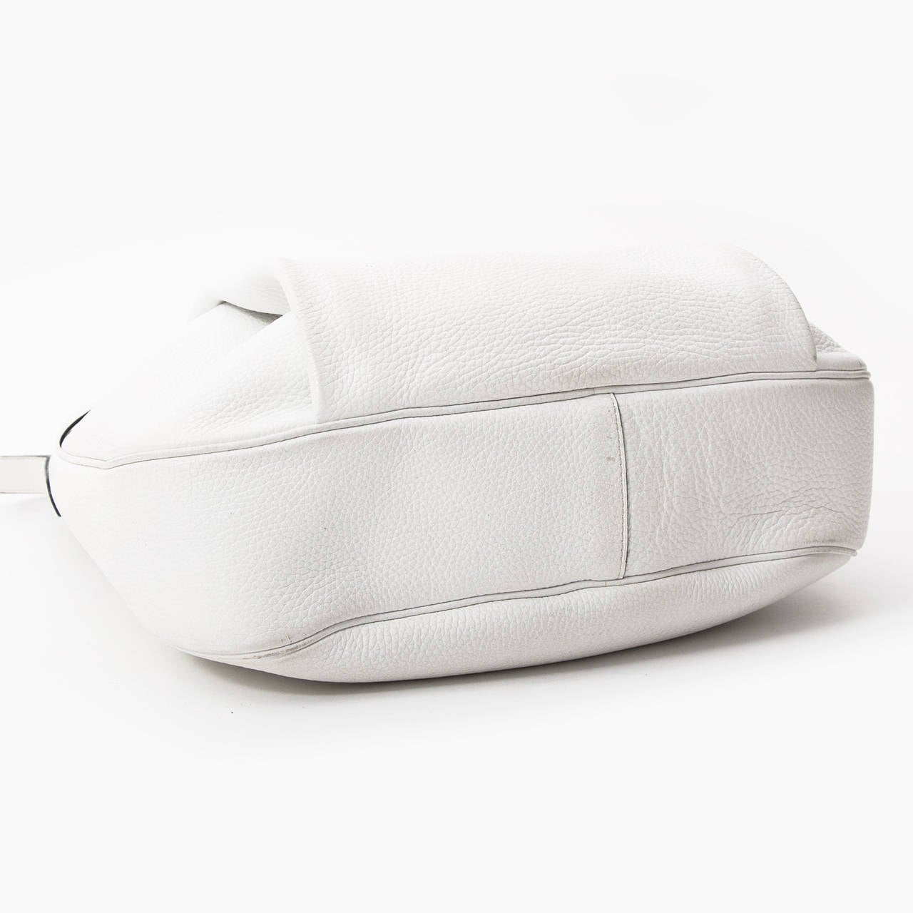 Delvaux White Hobo Bag In Excellent Condition In Antwerp, BE
