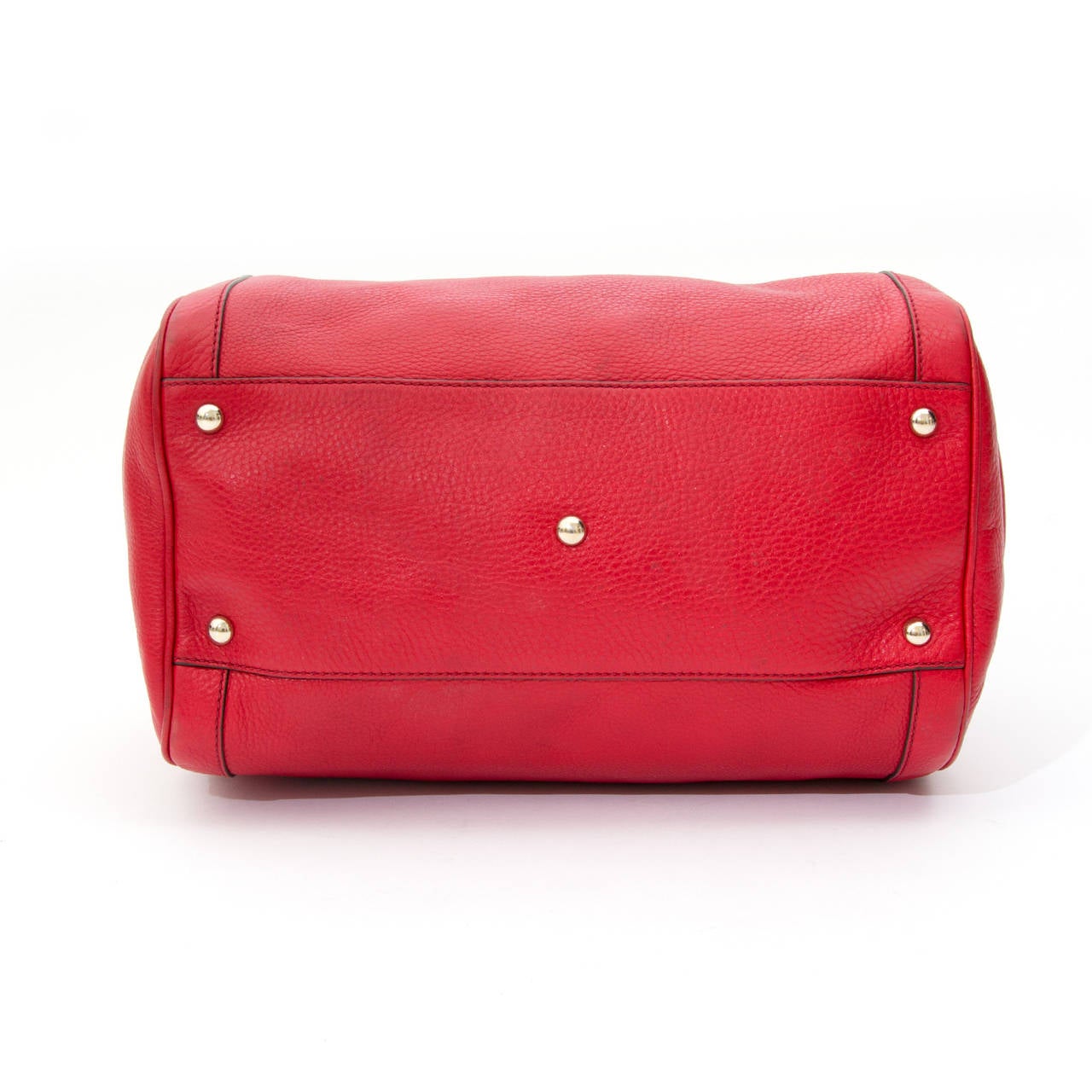 Red Gucci Boston bag with GC Logo stitchin the sides. 

W33cm x H22.5cm x W18cm