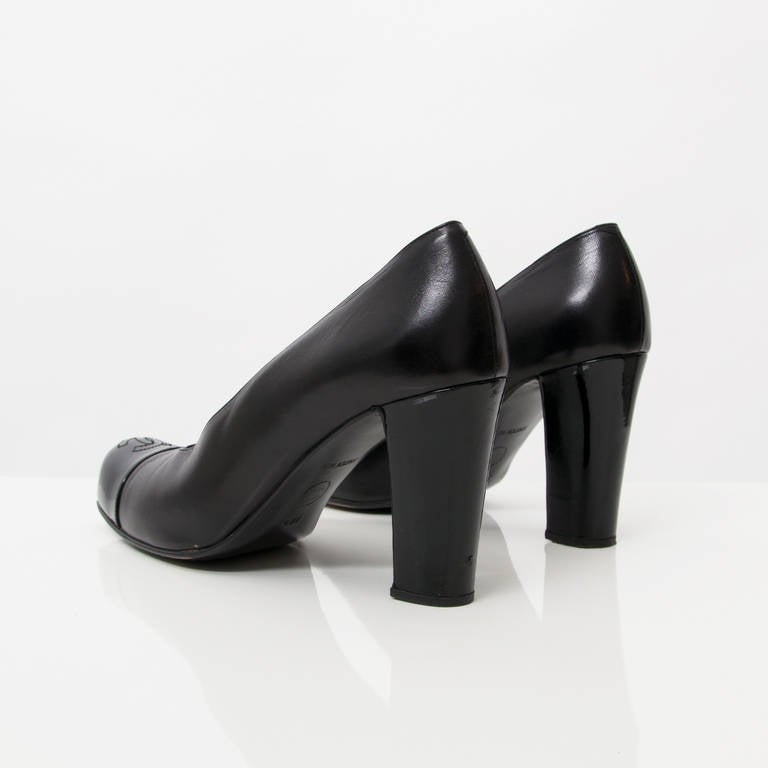 Chanel Black Pumps In Excellent Condition In Antwerp, BE