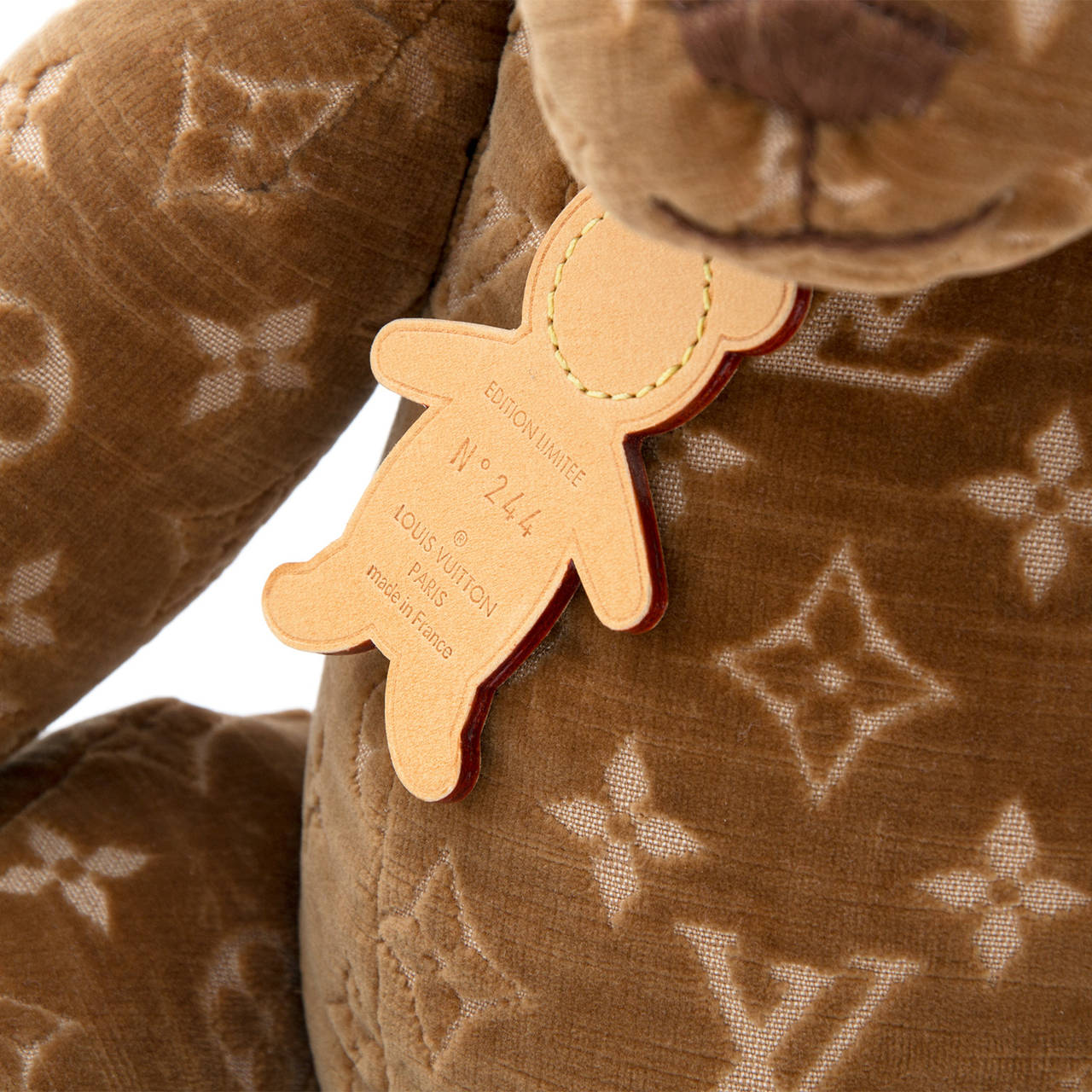 Exceptional Louis Vuitton DouDou teddy bear in soft beige and