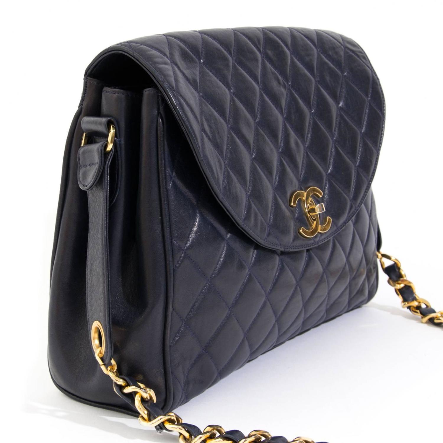 Chanel Vintage Flap Bag Golden Chain at 1stdibs