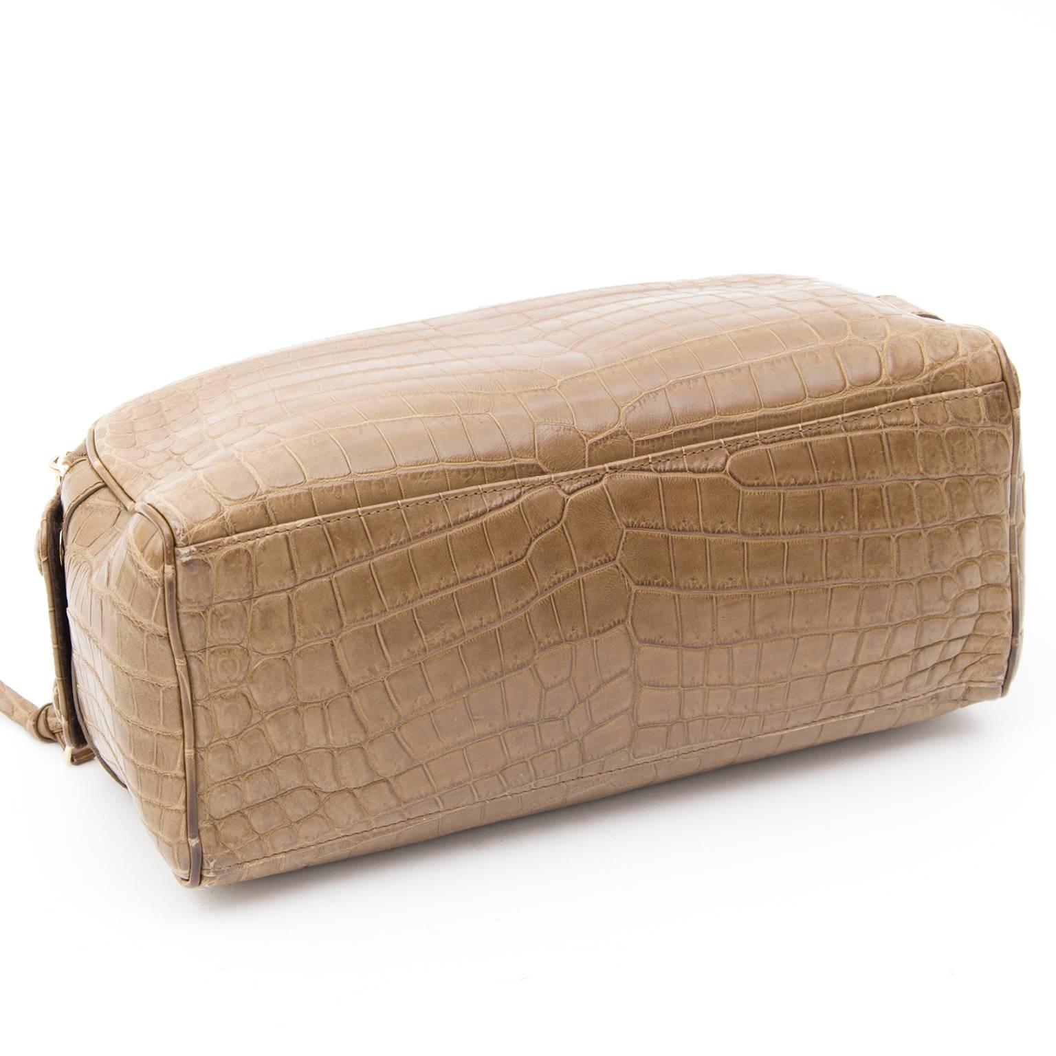 Bottega Croco Toiletry Case For Sale at 1stDibs toiletry