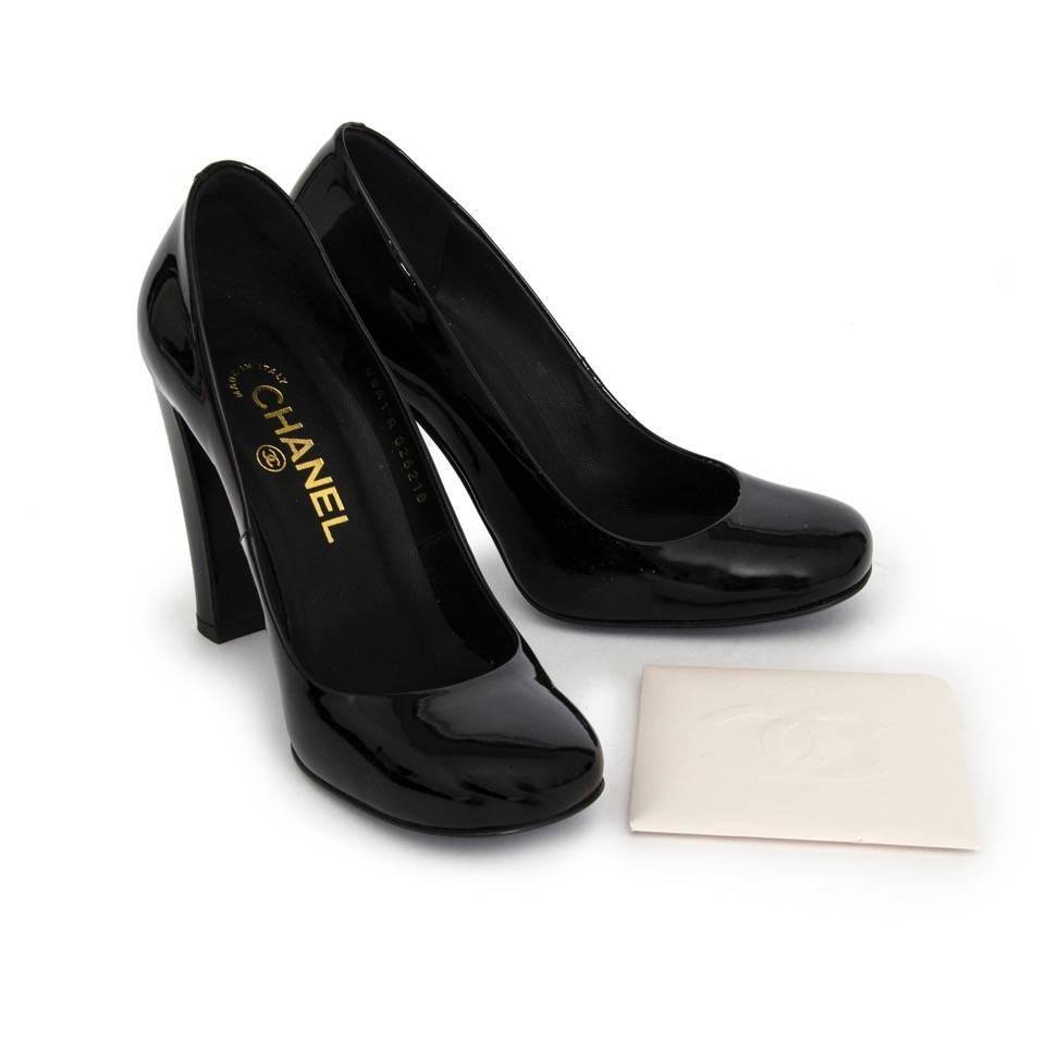 Chanel Black Patent Leather Pumps at 1stdibs