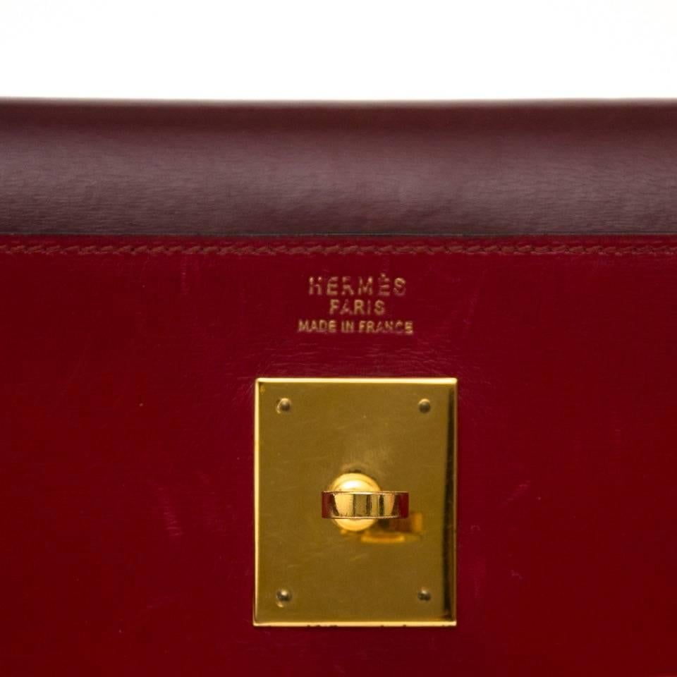 Hermès Kelly 32 Tri Color Box Calf Sellier Vermillion Red, Rouge H & Gold GHW  In Good Condition For Sale In Antwerp, BE