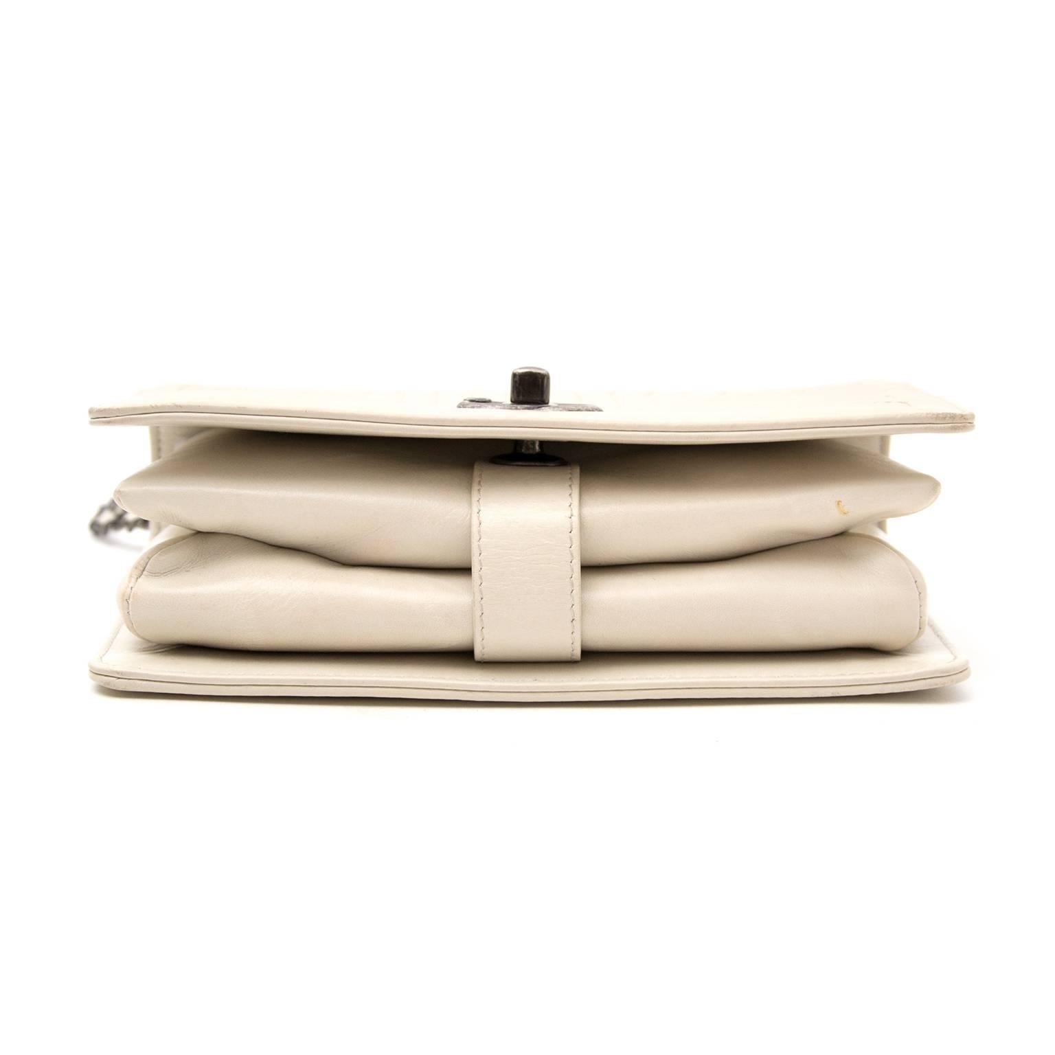Chanel White Flap Bag In Good Condition In Antwerp, BE