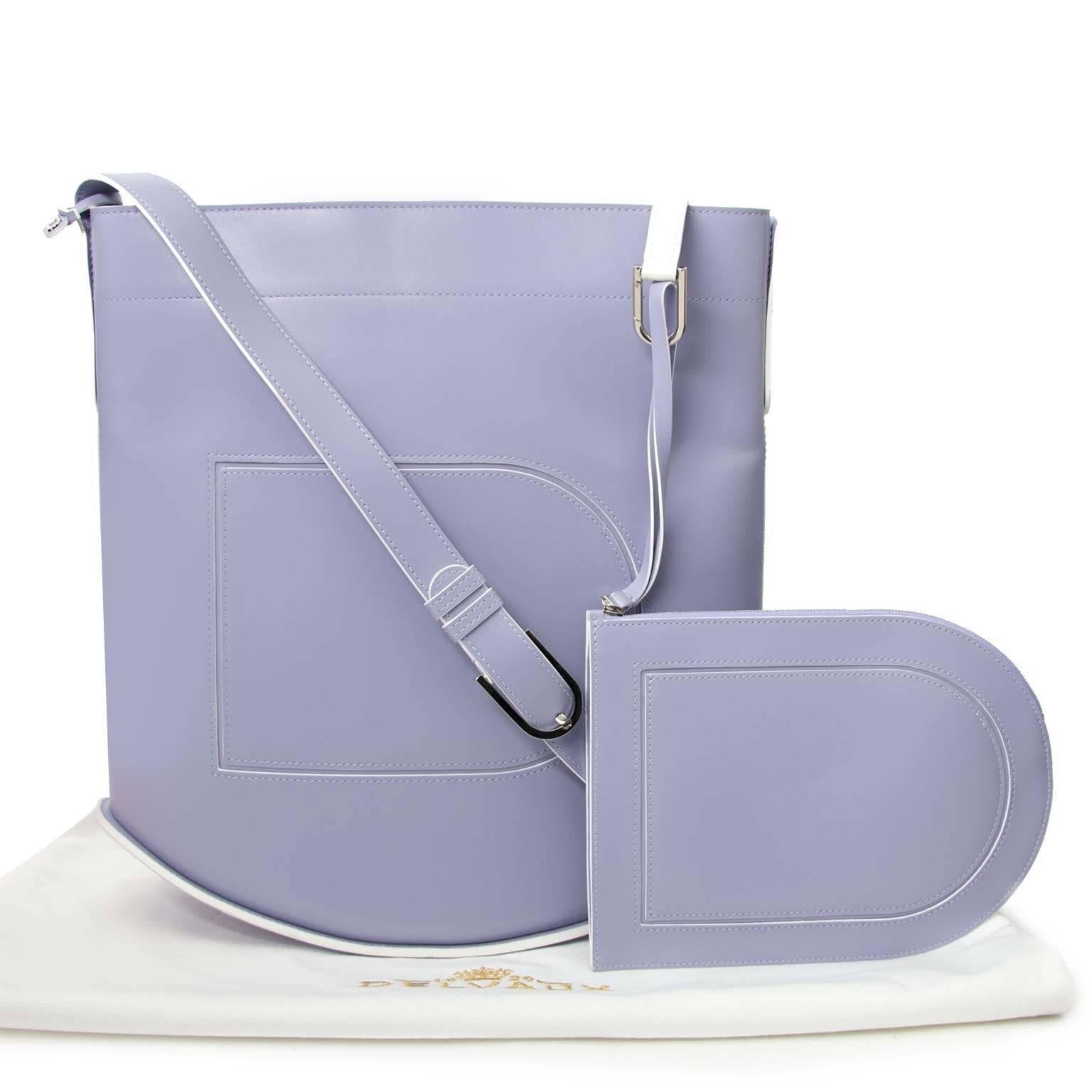 * AS NEW *

Delvaux Lila Pin Box Calf Leather Shoulderbag 

One of Delvaux most iconic bags, the Delvaux Le Pin Box Calf Leather Shoulderbag.

This stunning piece comes in a lovely pastel  lila color and is crafted of super soft box calfskin