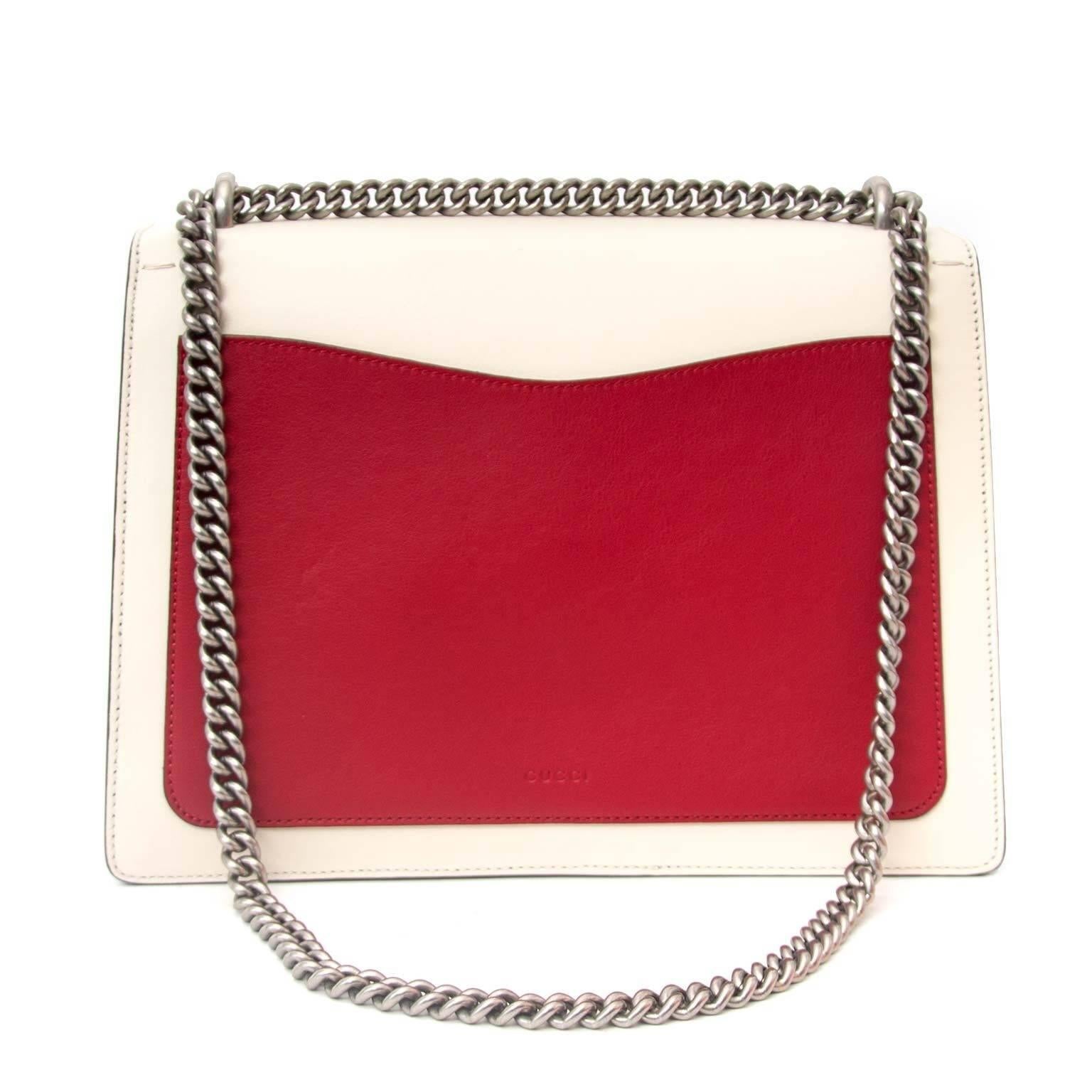 *COMO NUEVO

Bolso mediano Gucci Dionysus Pantera de lentejuelas

Súmate a la tendencia Gucci con este increíble bolso bandolera Dionysus multicolor. Esta casa italiana nos ha robado el corazón con sus increíbles diseños.
Este bolso bandolera