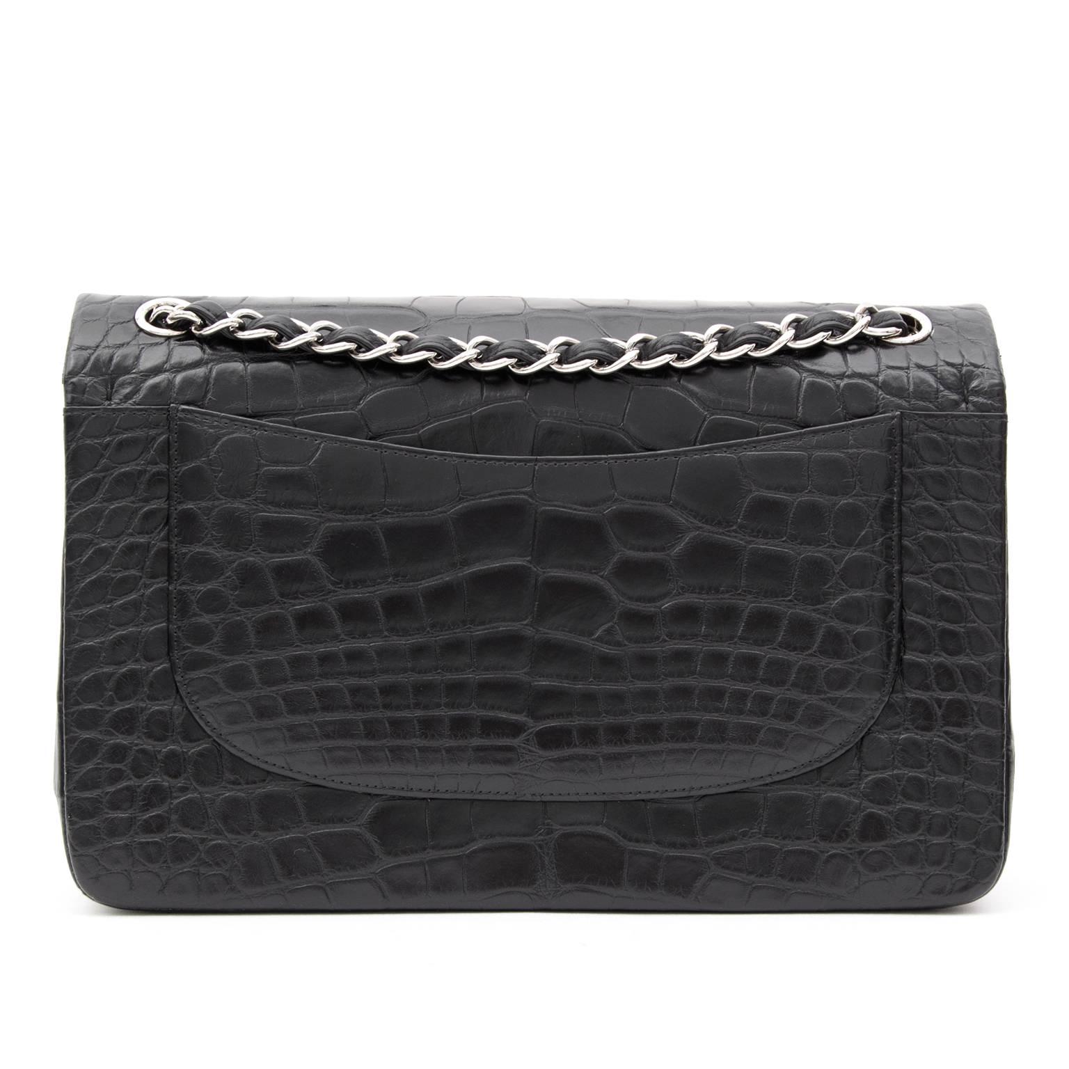 Rare Chanel Alligator Jumbo Double Flap Black  In Excellent Condition For Sale In Antwerp, BE