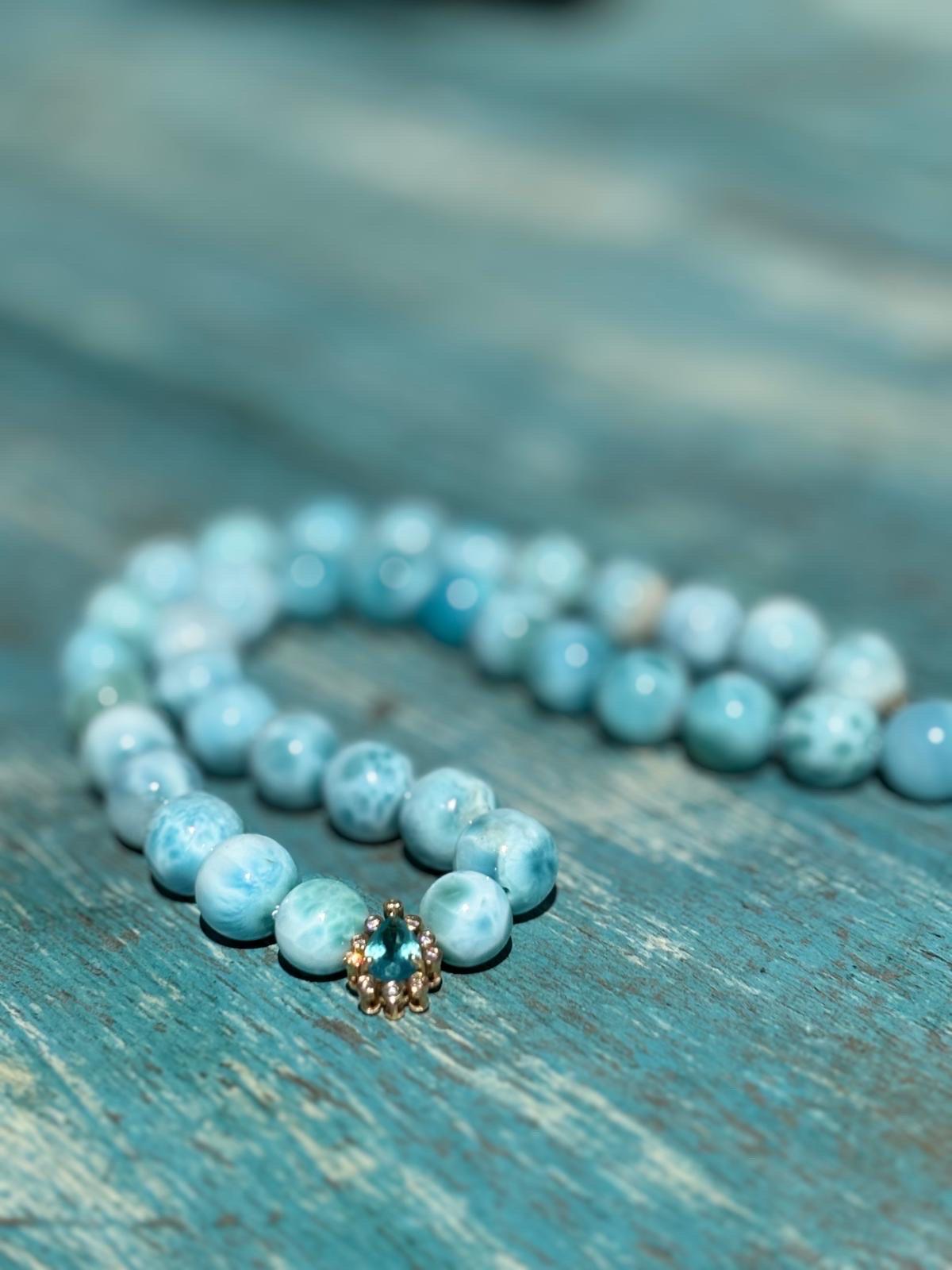 Moderne Collier véritable d'apatites Paraiba et de Larimar de 490 carats avec diamants en vente