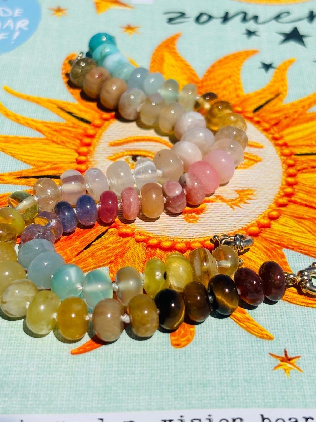 da uomo o donna Bracciale con pietra lunare e opale arcobaleno autentica in oro giallo 14K in vendita