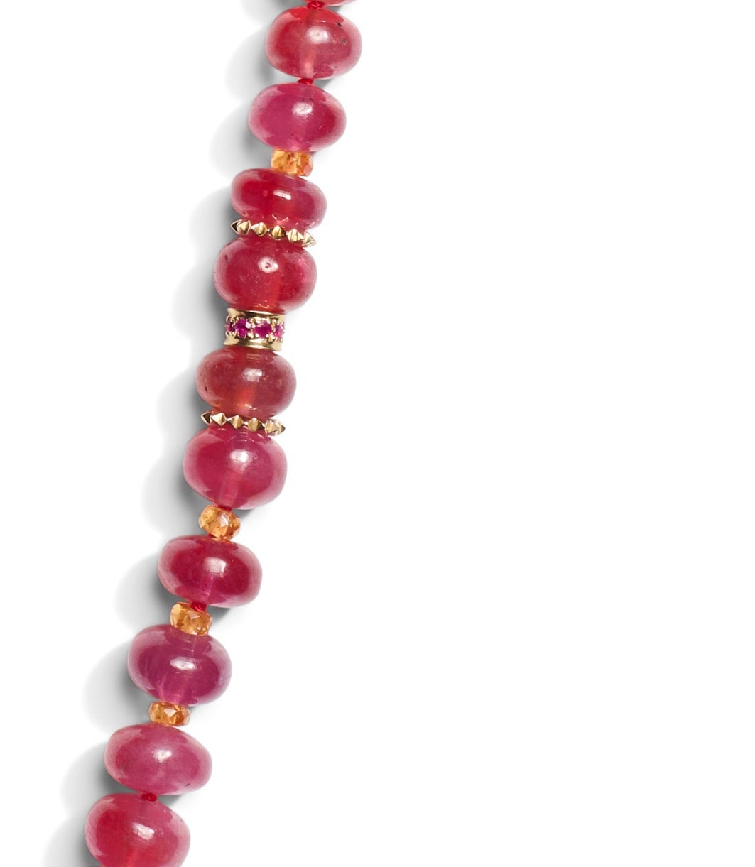 Modern Genuine Giant Pink Madagascar Ruby Beaded Necklace in Yellow Gold For Sale