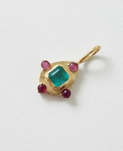 Zambian Emerald and Spinel 18K Yellow Gold Pendant