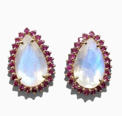 Boucles d'oreilles imposantes en pierre de lune arc-en-ciel géante et rubis, en or 14 carats