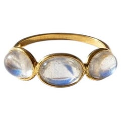 Three stone Rainbow Moonstone 18K Yellow Gold Ring