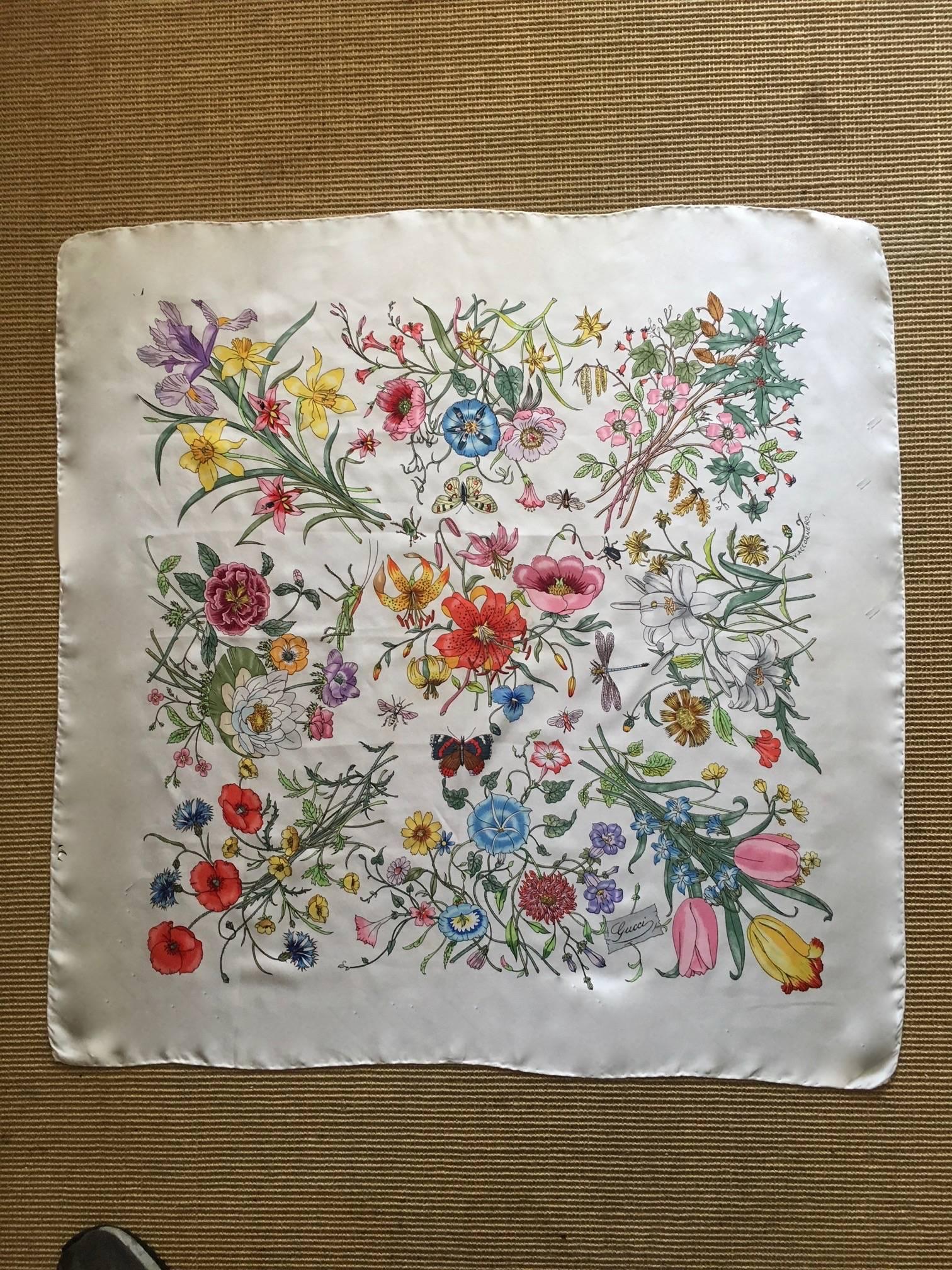 Vintage Gucci Floral Silk Scarf In Excellent Condition For Sale In Los Angeles, CA
