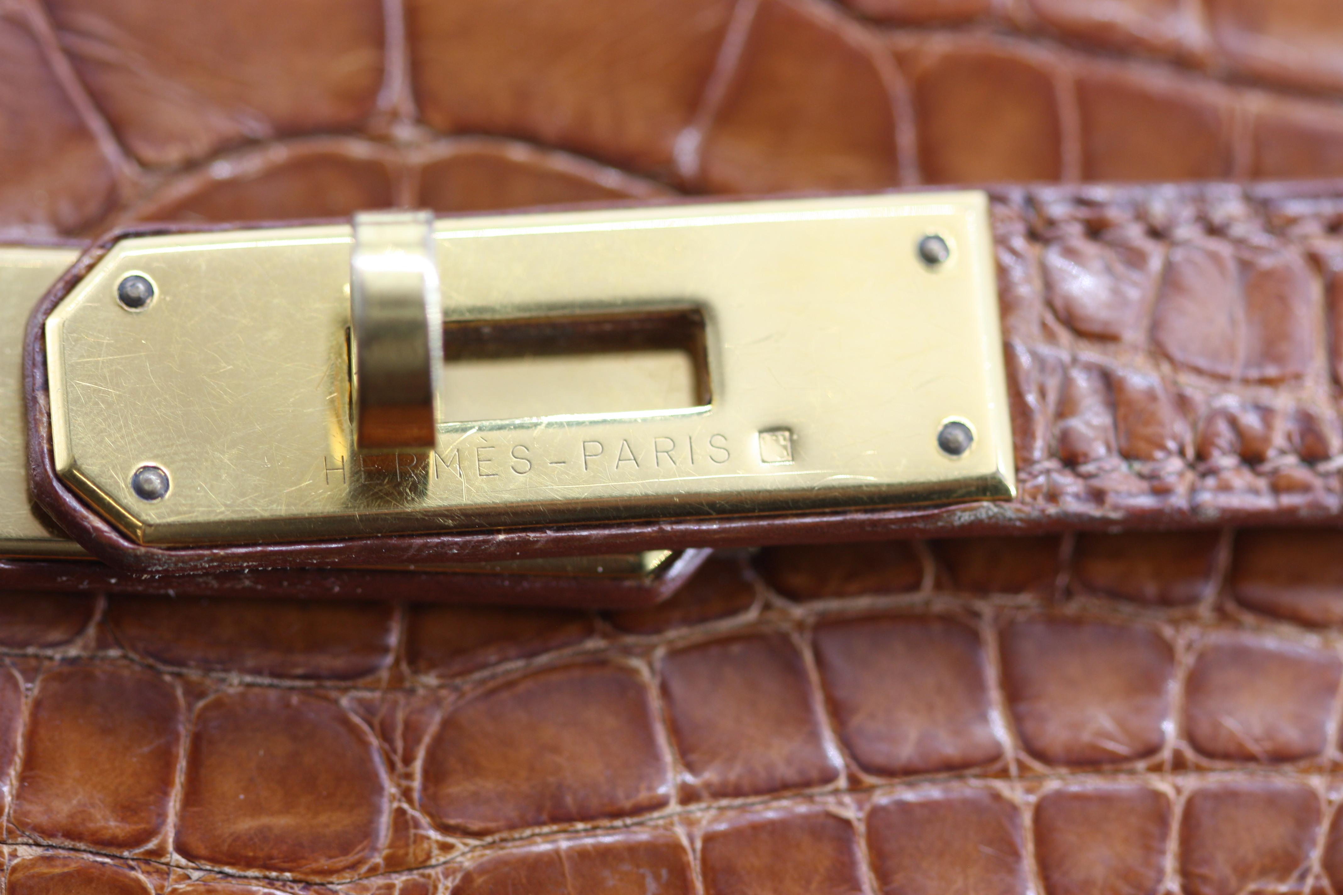 Hermès Kelly Aligátor Poroso Encerado Miele Mate con Herrajes de Oro Pulido en venta 4