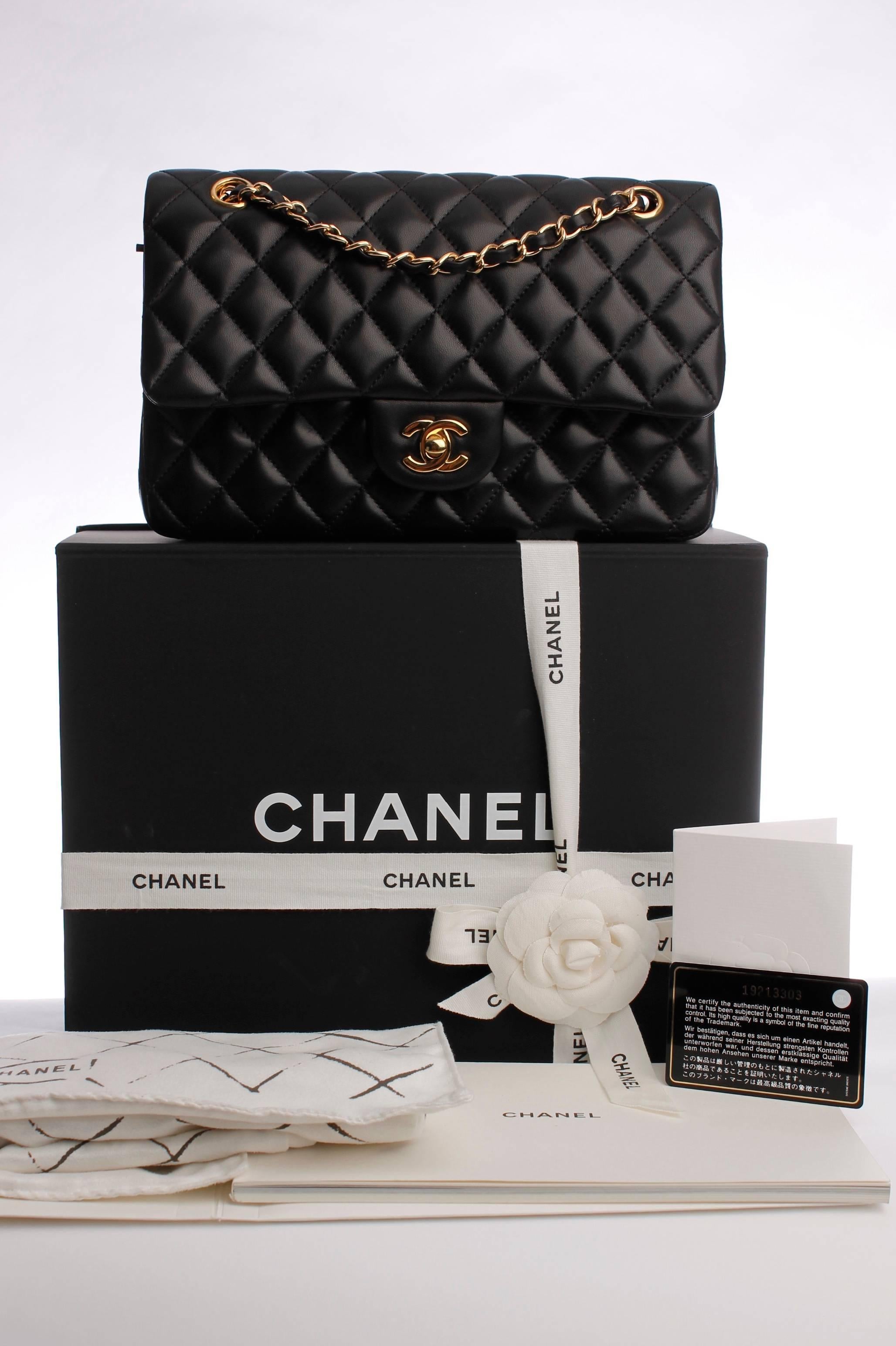 Chanel 2.55 Medium Classic Double Flap Bag - zwart/goud In Excellent Condition In Baarn, NL