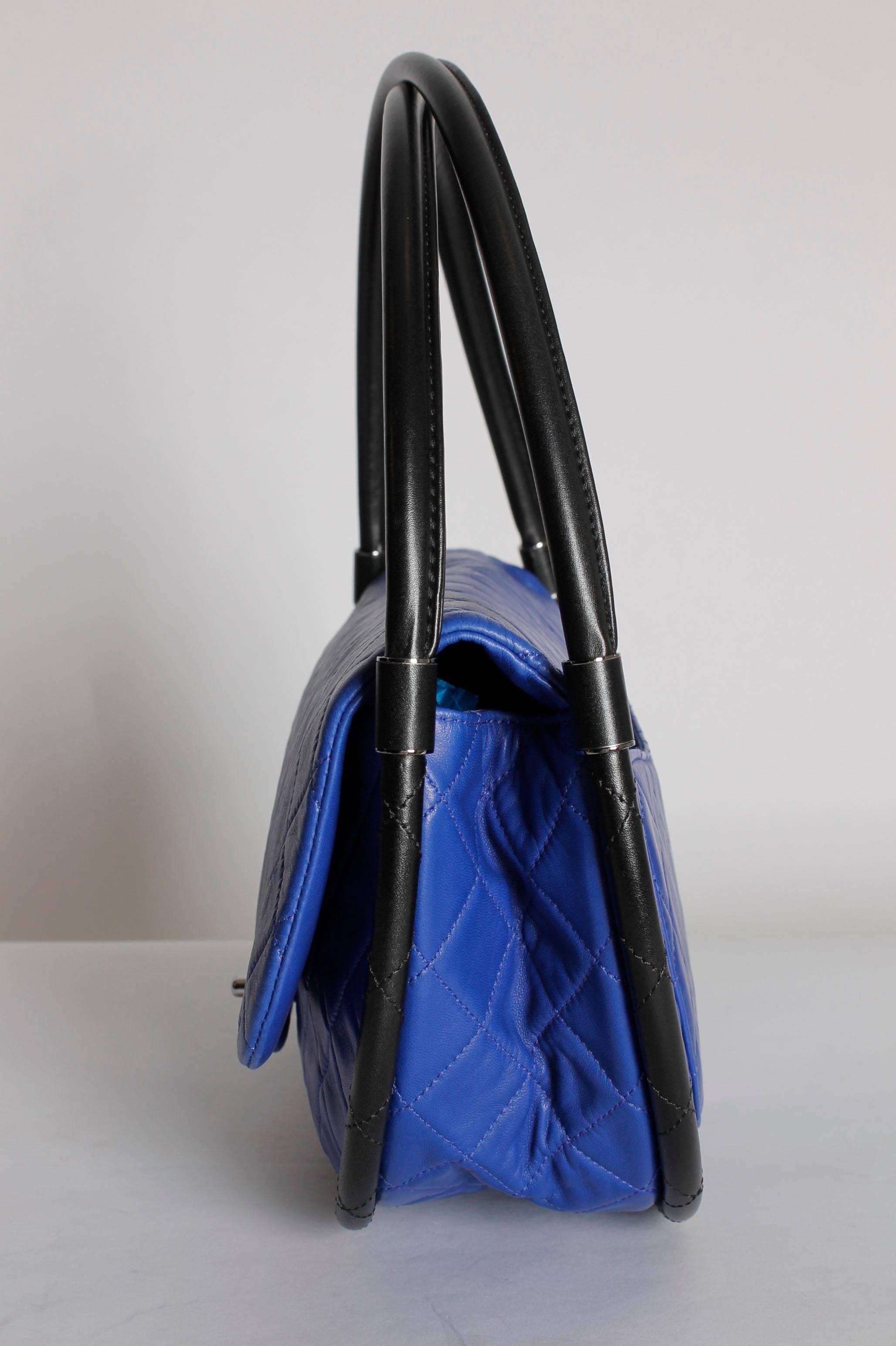 Women's or Men's Chanel Hula Hoop Medium Bag Limited Edition - cobalt blue/black