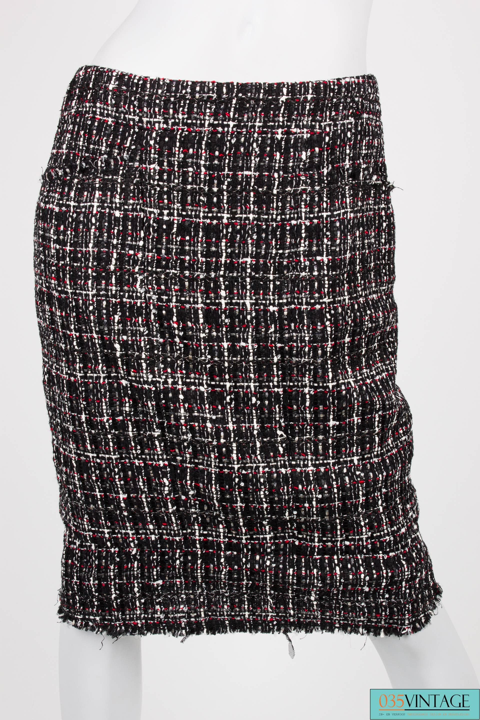 Chanel Suit 3-pcs Jacket, Skirt & Tie - black/white/grey/red In New Condition For Sale In Baarn, NL
