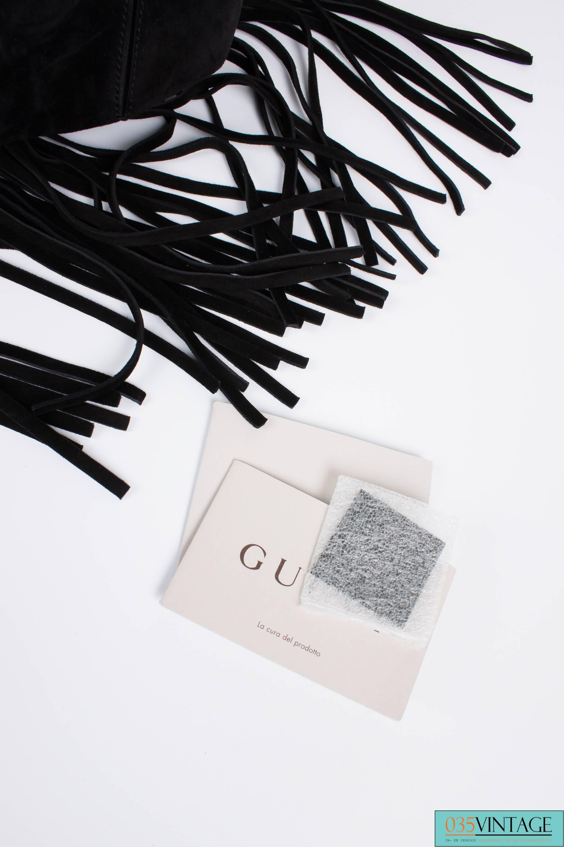 Gucci Nouveau Fringe Shoulder Bag - black suede/black bamboo In Excellent Condition In Baarn, NL